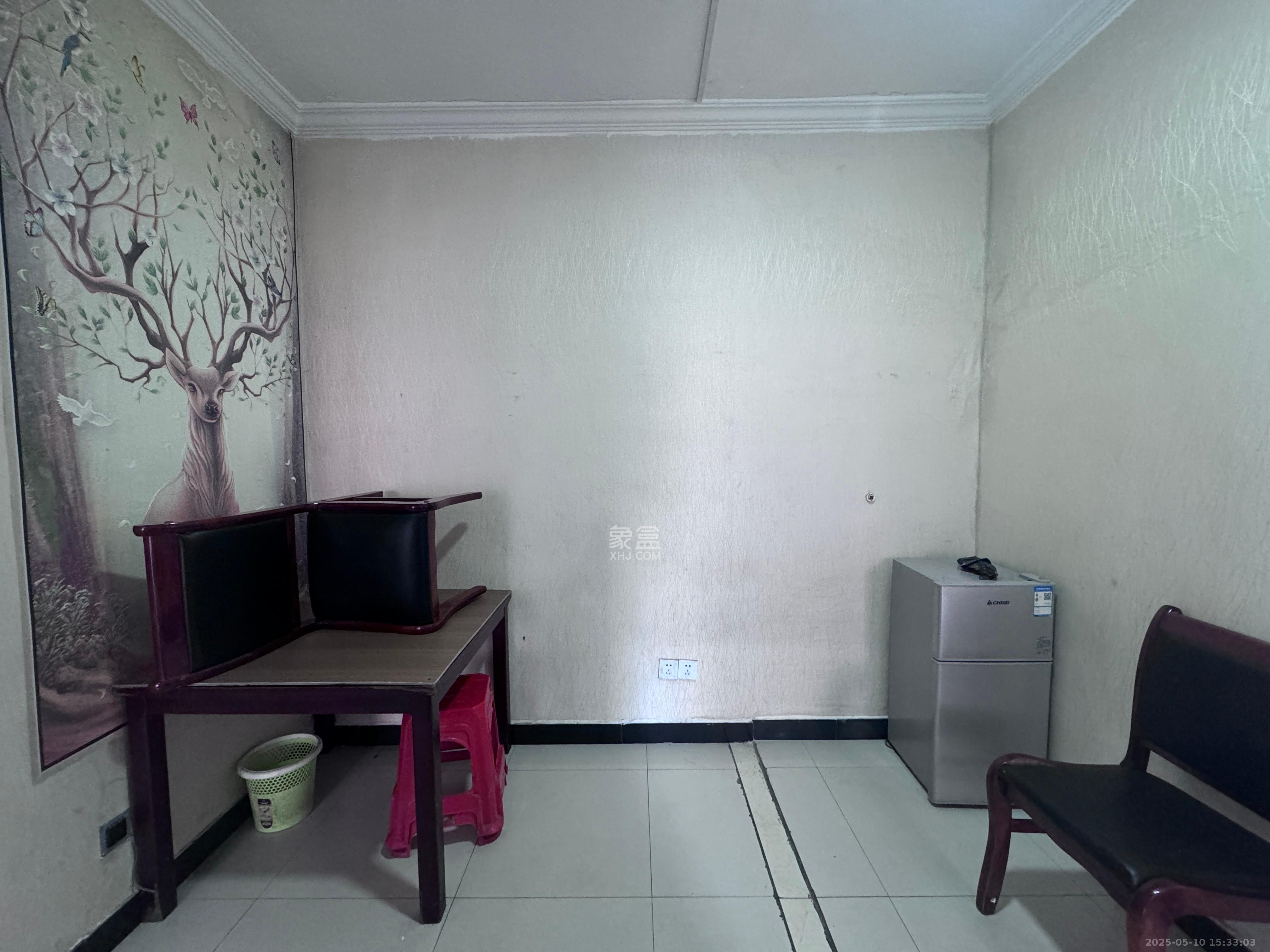 大桥四区 3室1厅1卫 1400.0元/月 大桥四区 3室1厅1卫 1400.0元/月室内图