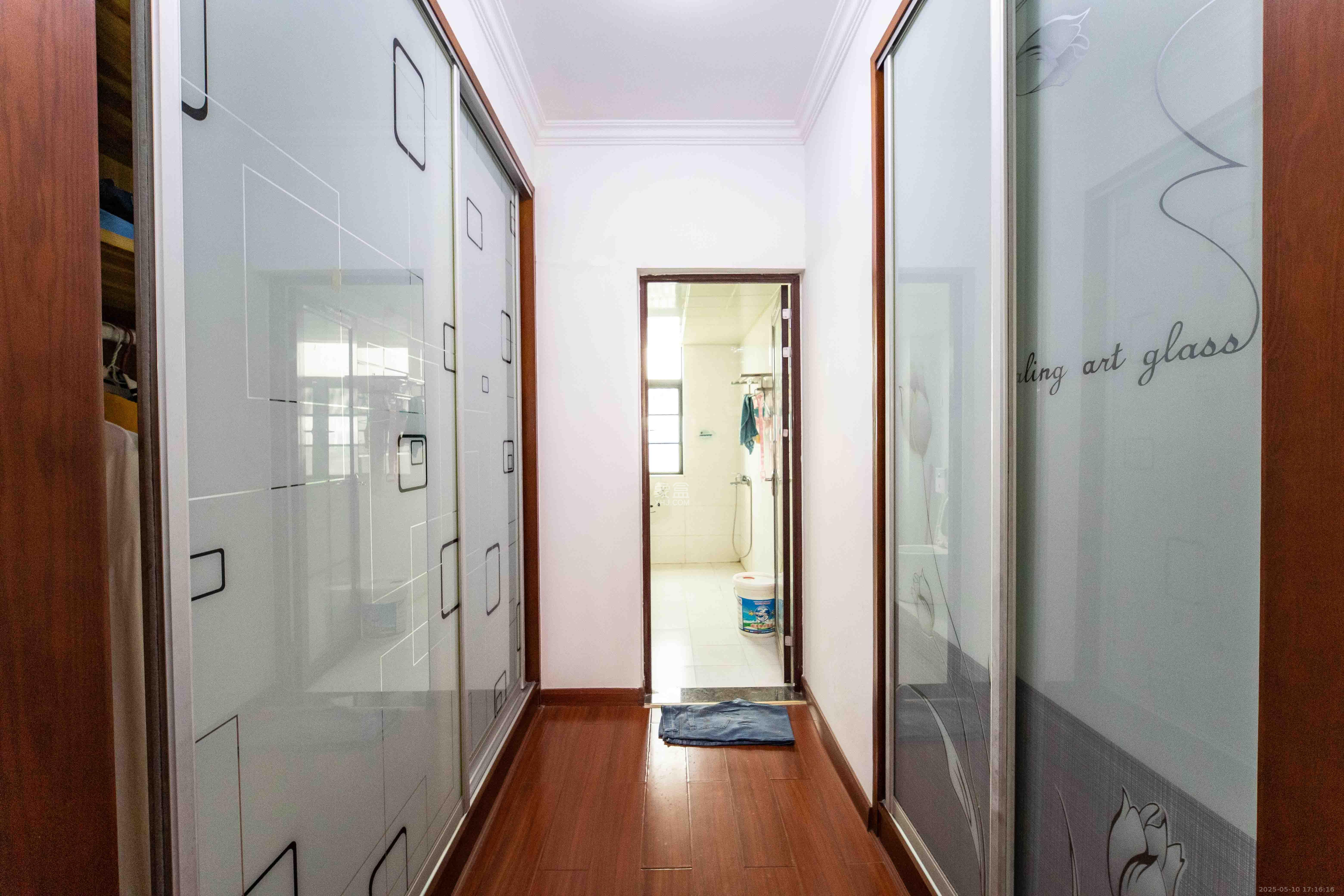 江河双水湾  1室2厅2卫    176.0万 江河双水湾  1室2厅2卫    176.0万其他