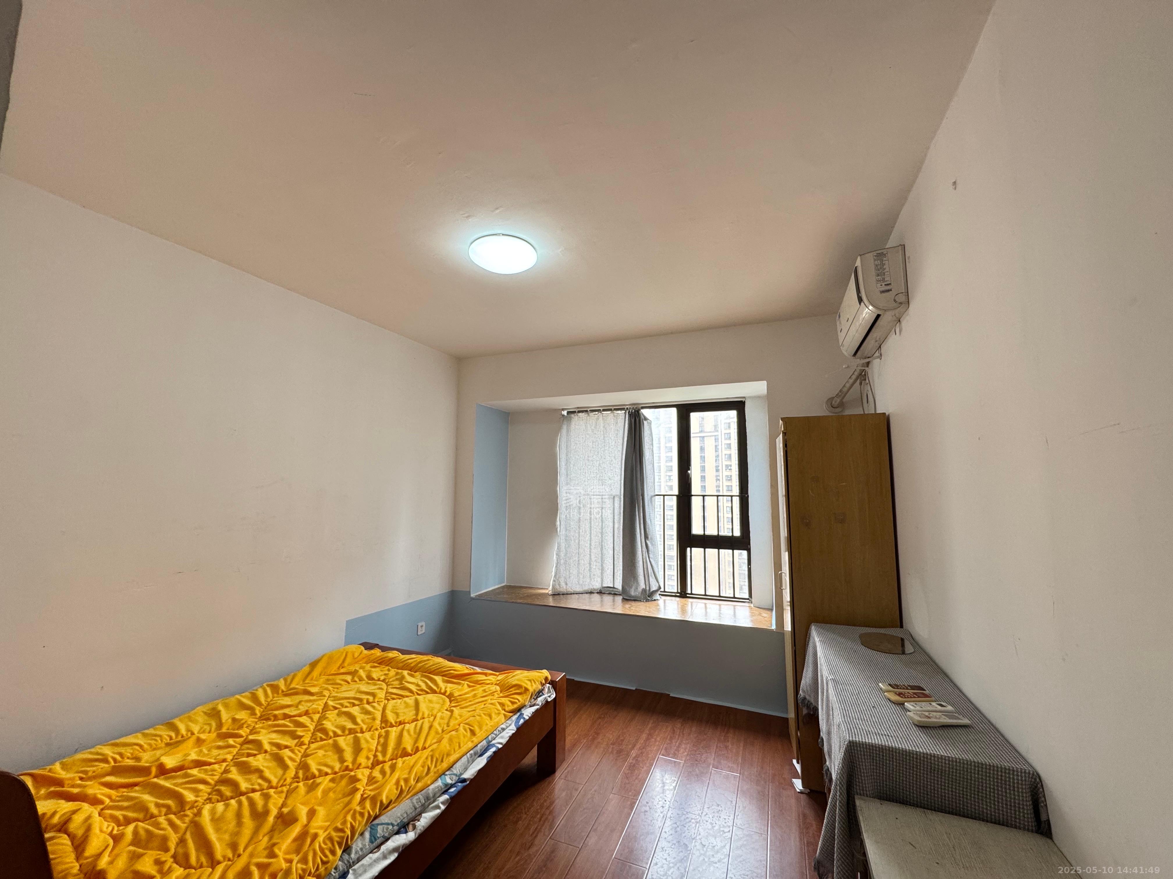 华润凤凰城三期 3室2厅1卫 1500.0元/月 华润凤凰城三期 3室2厅1卫 1500.0元/月室内图