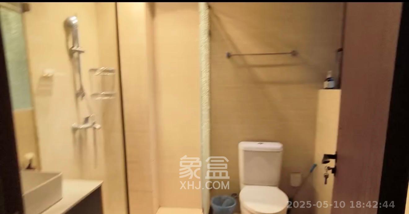 绿地公馆（绿地名邸）  2室2厅1卫    2200.0元/月