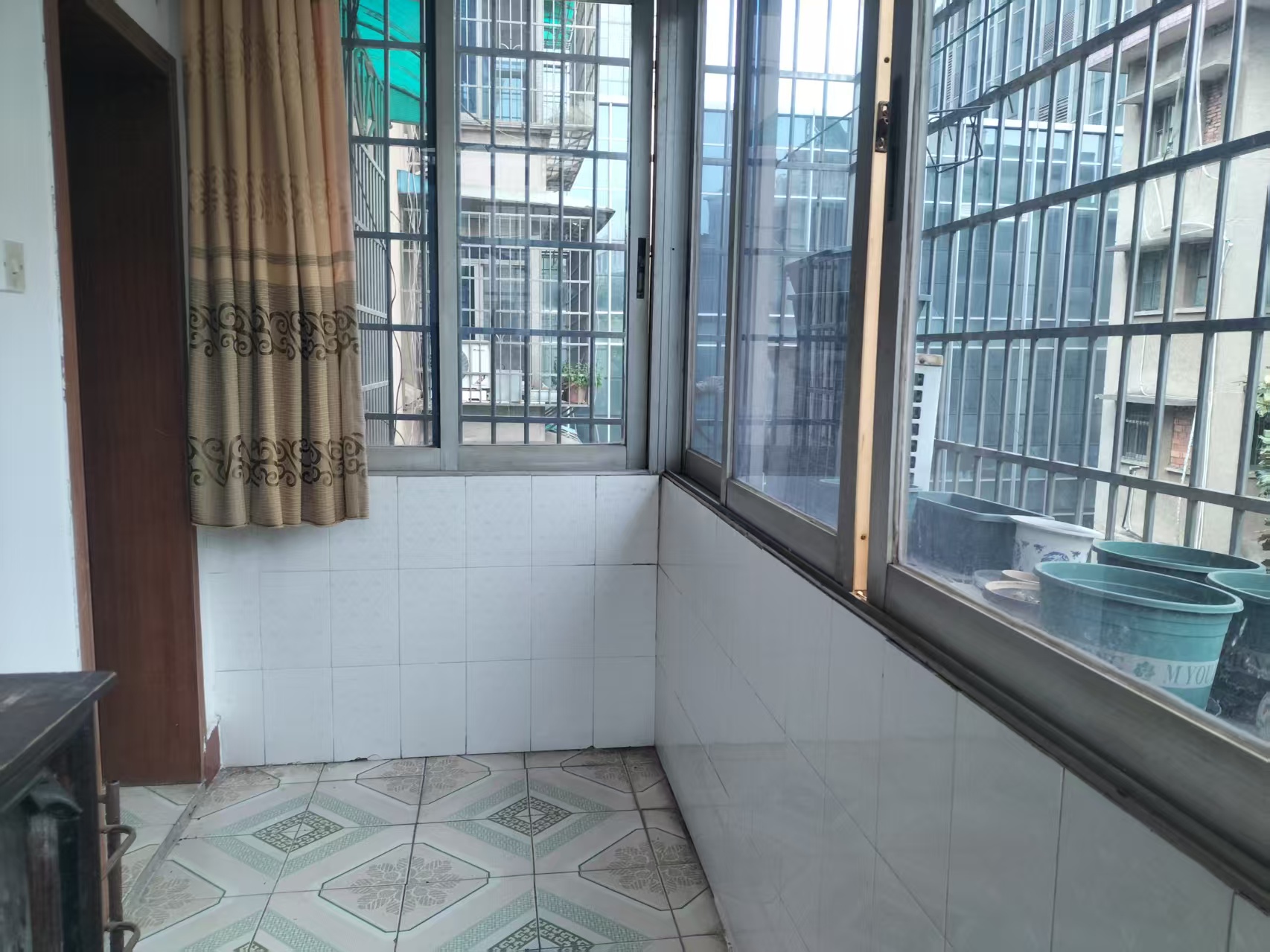 益清综合楼  3室2厅1卫    28.8万 益清综合楼  3室2厅1卫    28.8万卧室