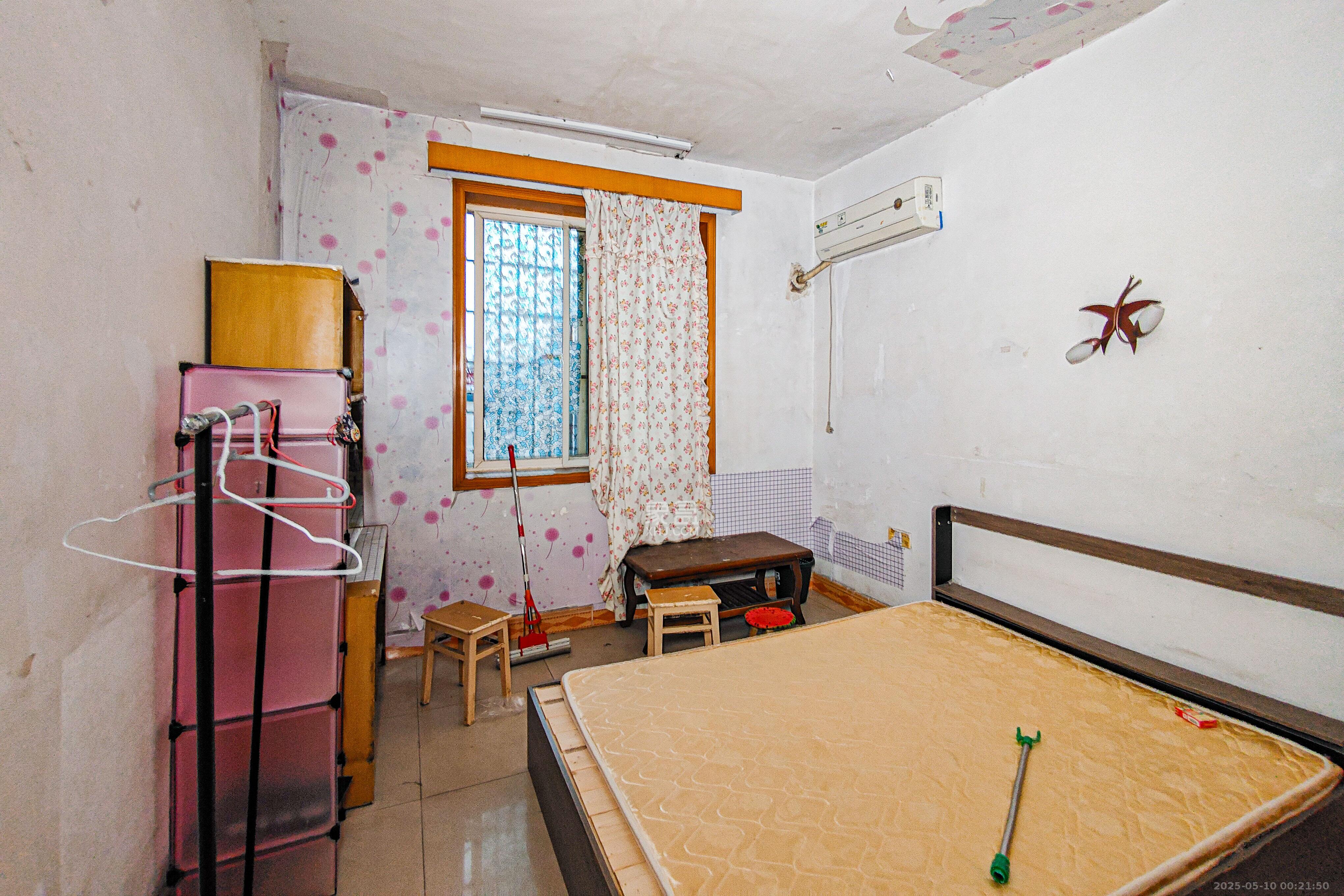 冶金厅宿舍(祝威岗13号) 3室1厅1卫 50.0万 冶金厅宿舍(祝威岗13号) 3室1厅1卫 50.0万卧室