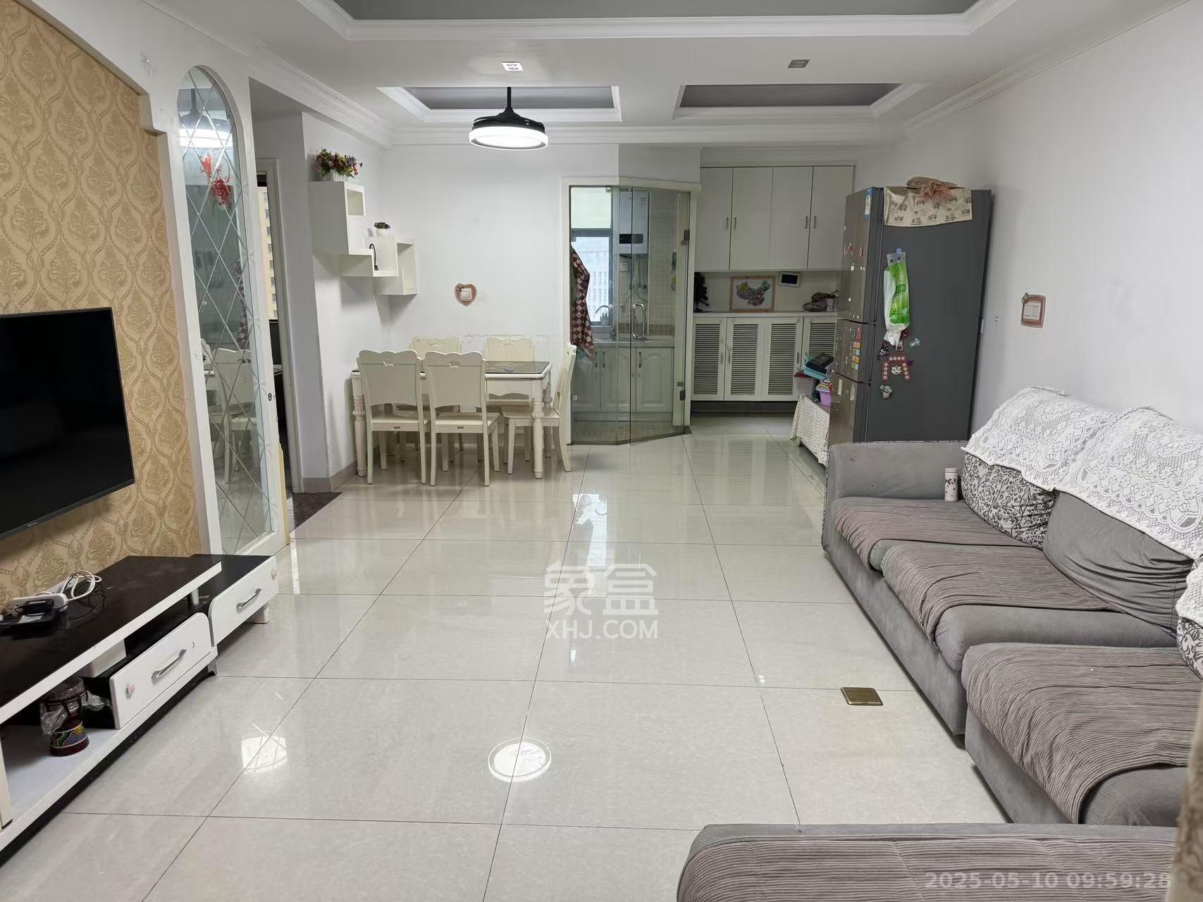 中南红领邦(红星嘉和苑)  2室2厅1卫    2200.0元/月 中南红领邦(红星嘉和苑)  2室2厅1卫    2200.0元/月室内图1