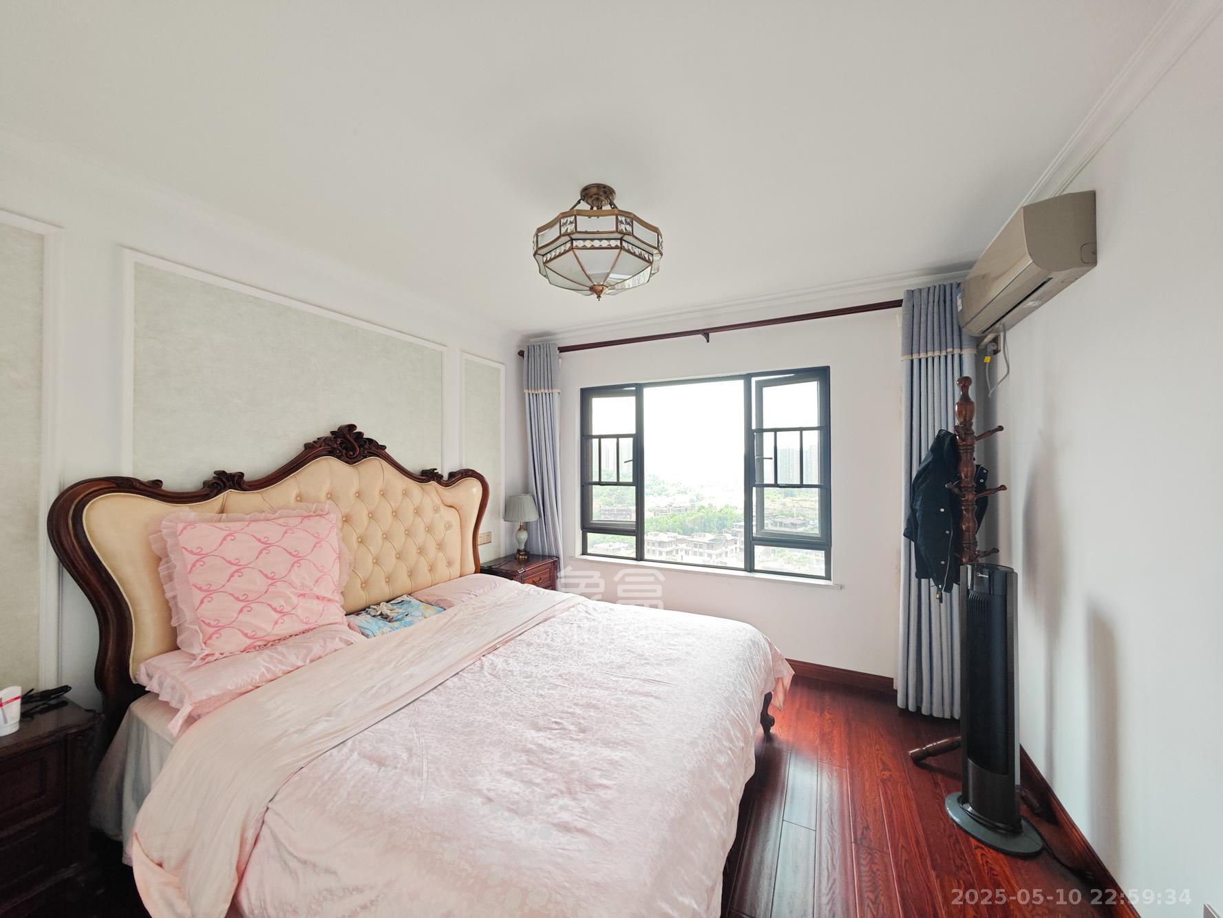 保利城(中航城国际社区、郡原美村) 4室2厅2卫 126.0万 保利城(中航城国际社区、郡原美村) 4室2厅2卫 126.0万卧室