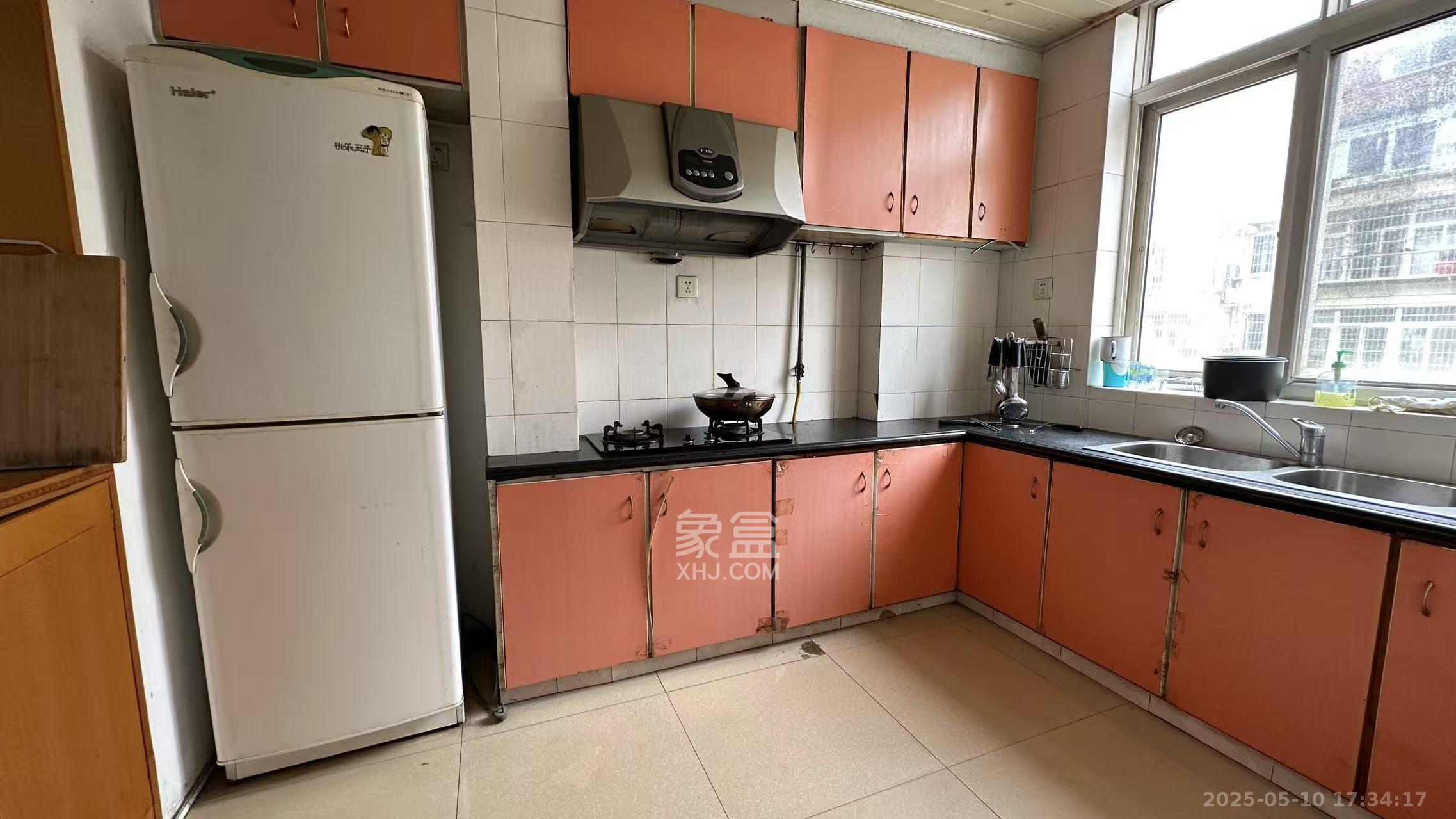 芙蓉苑 2室2厅2卫 2200.0元/月 芙蓉苑 2室2厅2卫 2200.0元/月室内图