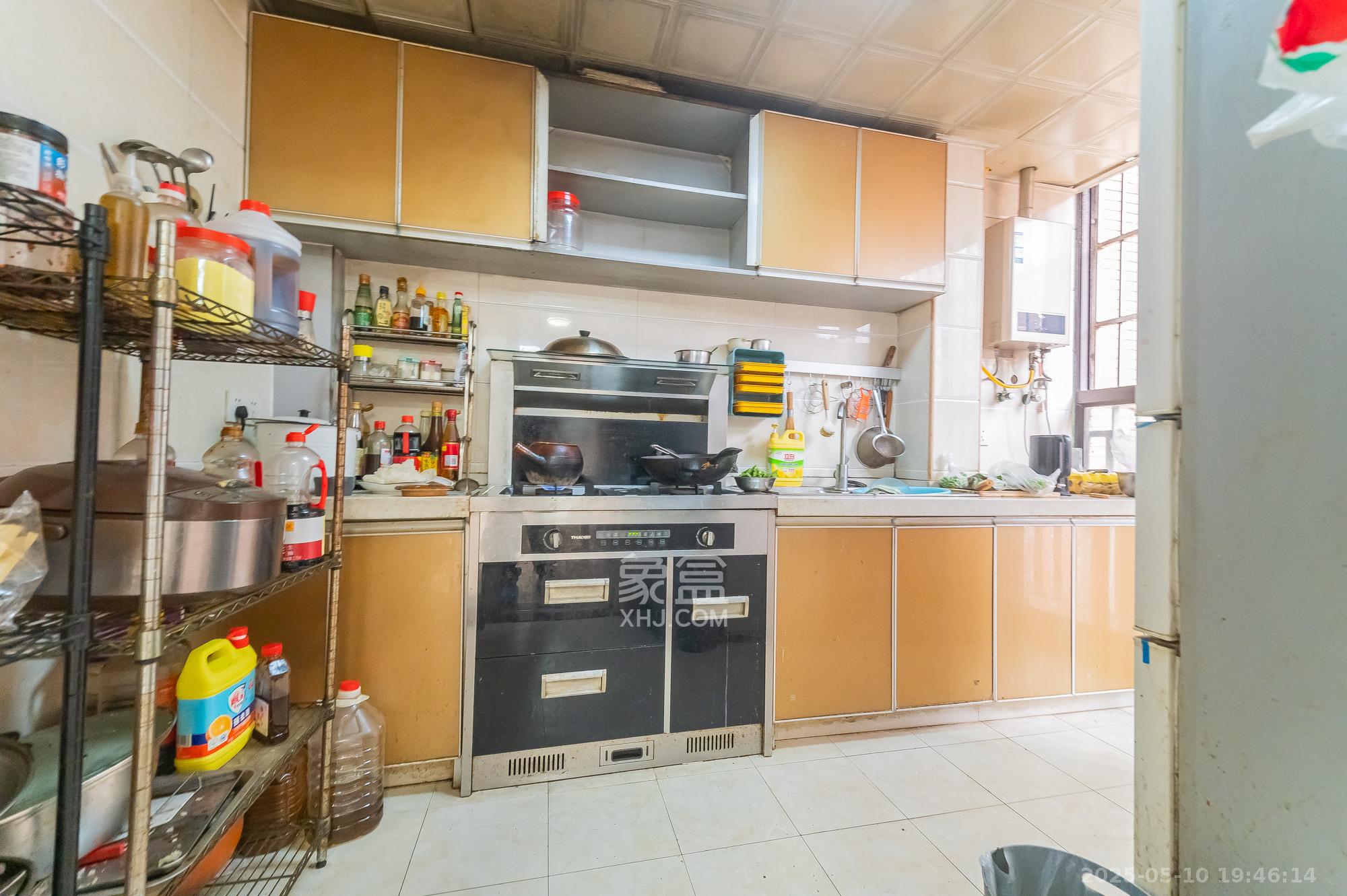 华润凤凰城三期 3室2厅2卫 84.8万 华润凤凰城三期 3室2厅2卫 84.8万厨房