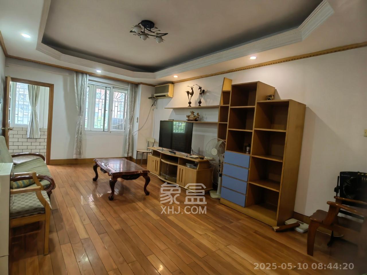 申湘花园 3室2厅2卫 2400.0元/月 申湘花园 3室2厅2卫 2400.0元/月室内图