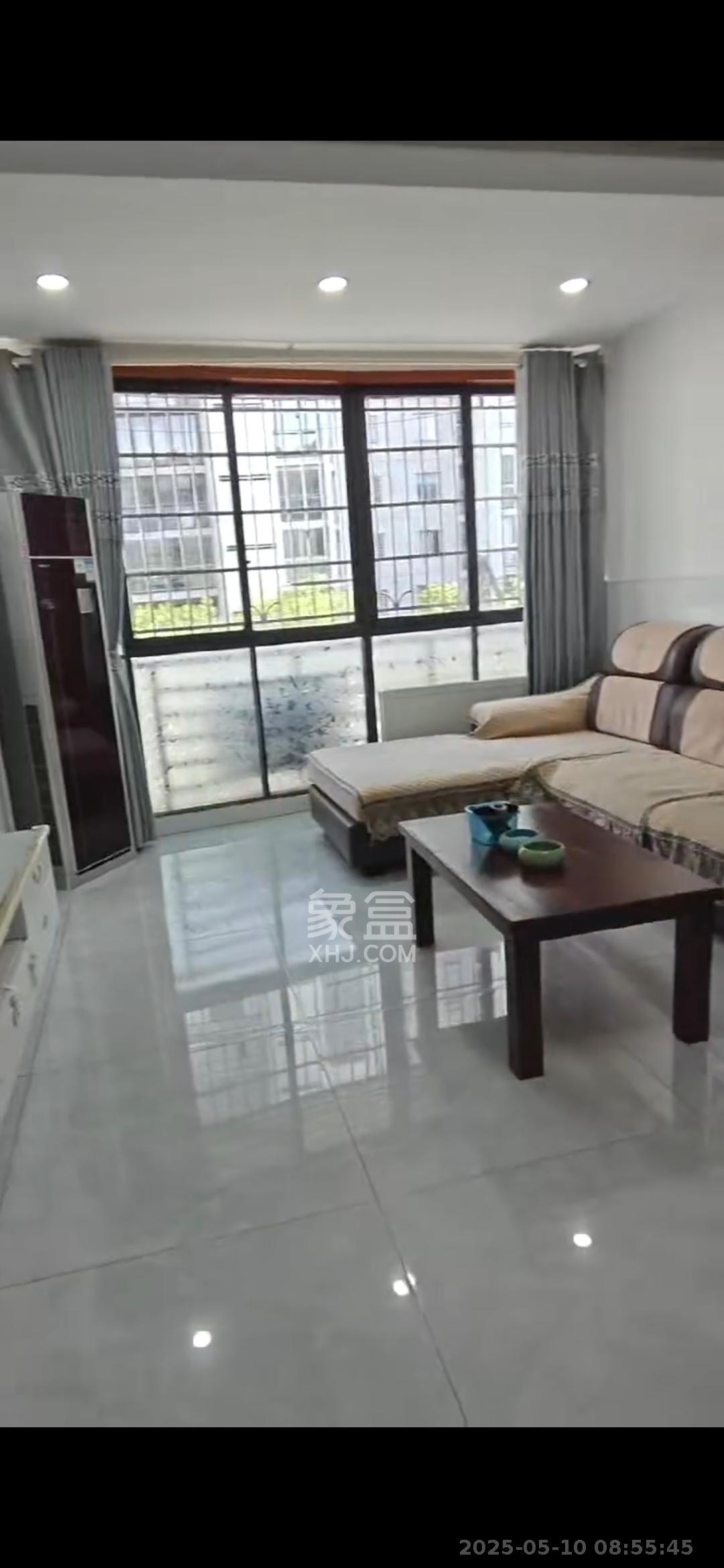 黄鹤小区4片 2室2厅1卫 2000.0元/月 黄鹤小区4片 2室2厅1卫 2000.0元/月室内图