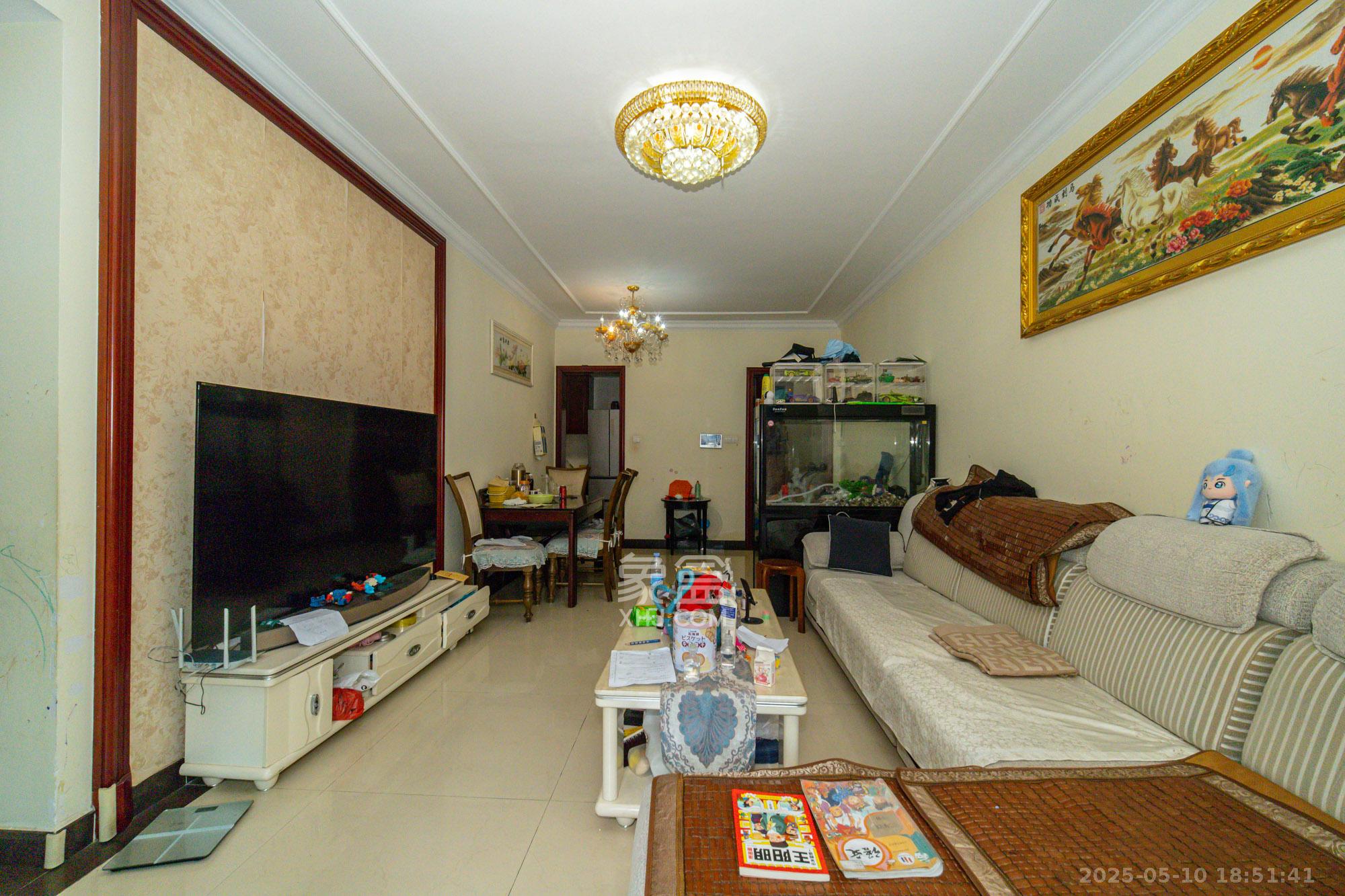 恒大翡翠华庭  3室2厅2卫    72.5万 恒大翡翠华庭  3室2厅2卫    72.5万客厅