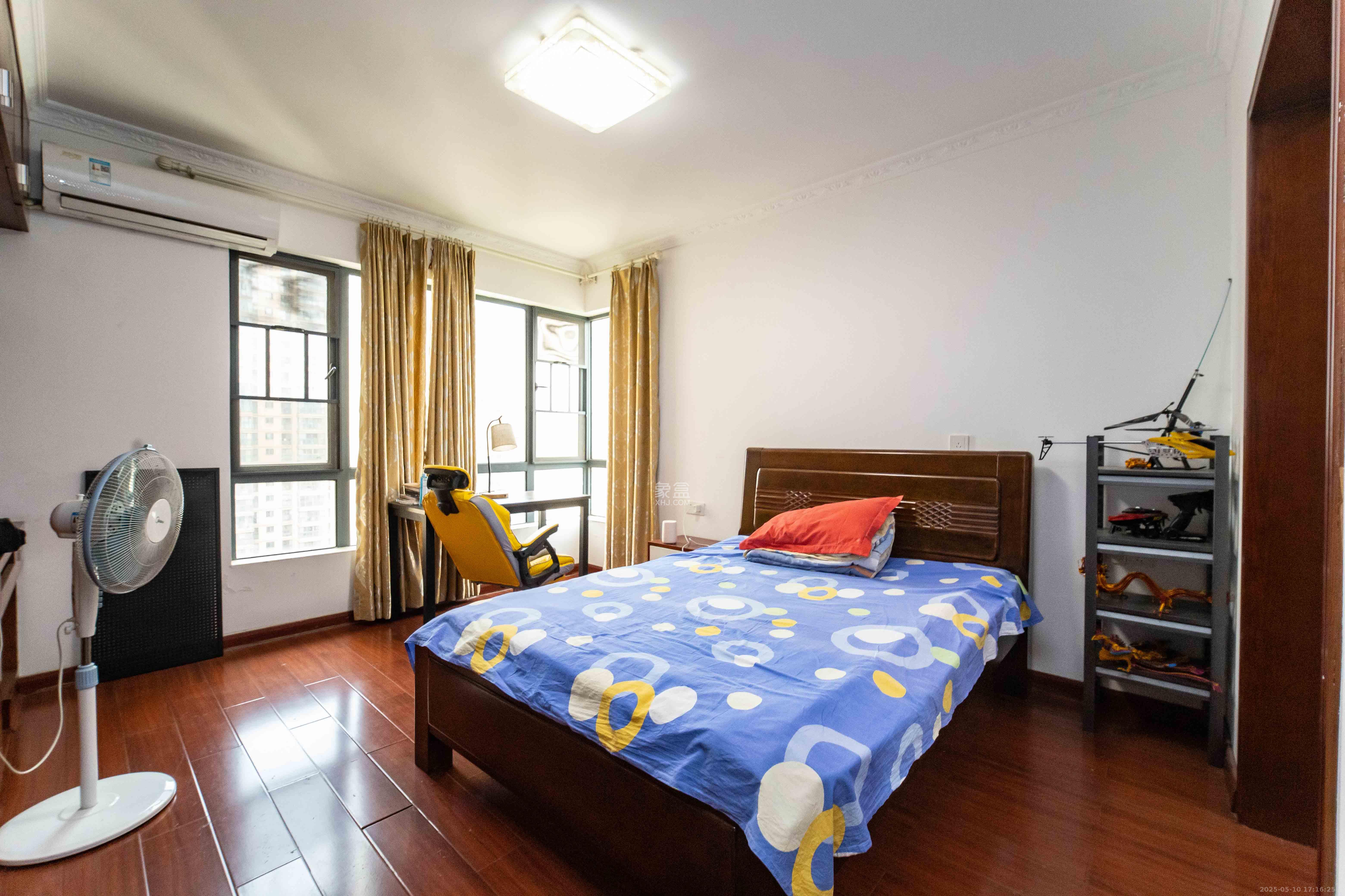 江河双水湾  1室2厅2卫    176.0万 江河双水湾  1室2厅2卫    176.0万卧室