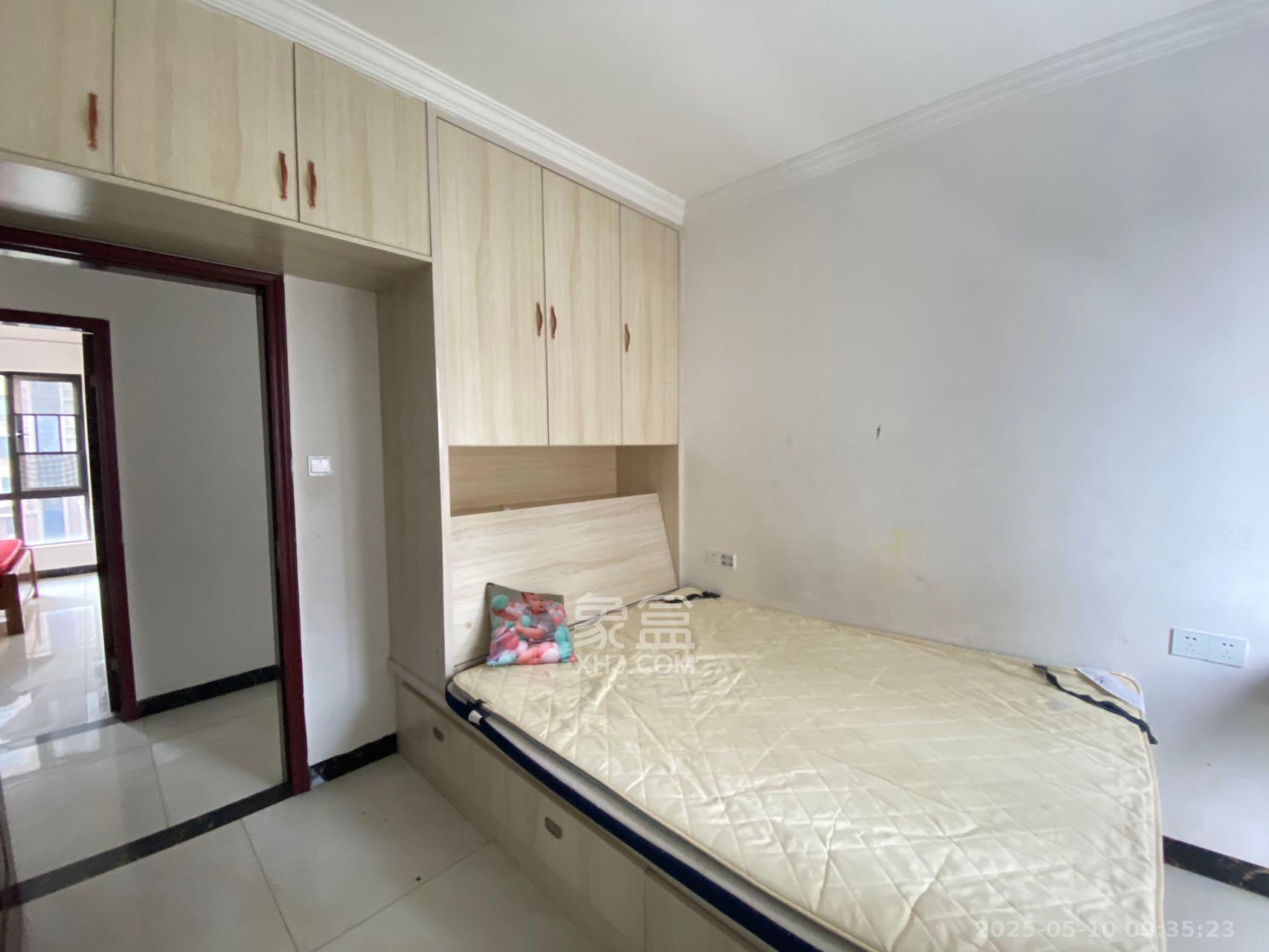 东宜兰园 3室2厅1卫 2400.0元/月 东宜兰园 3室2厅1卫 2400.0元/月室内图