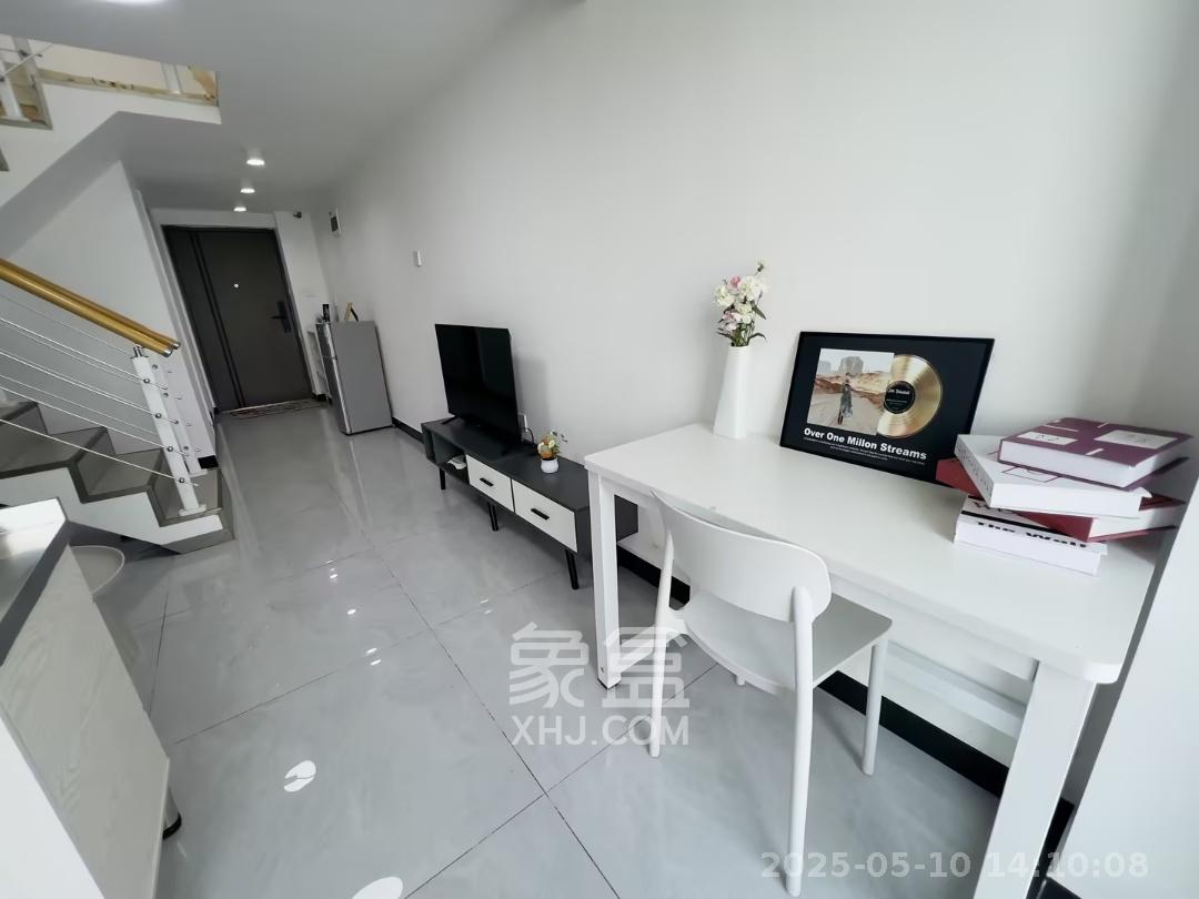 卓越伊景寓 2室1厅1卫 2500.0元/月 卓越伊景寓 2室1厅1卫 2500.0元/月室内图