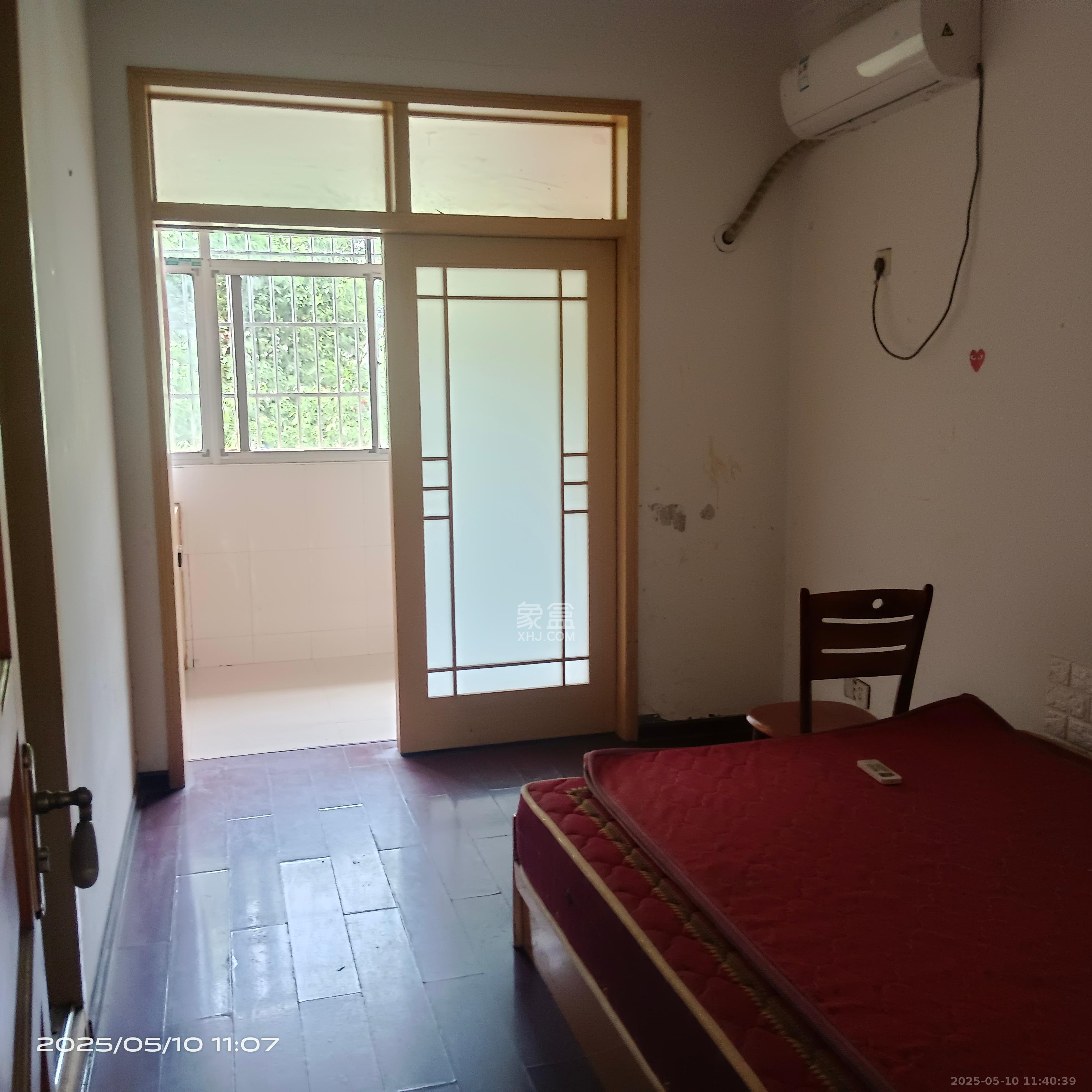 泉水塘小区 3室2厅1卫 2000.0元/月 泉水塘小区 3室2厅1卫 2000.0元/月室内图