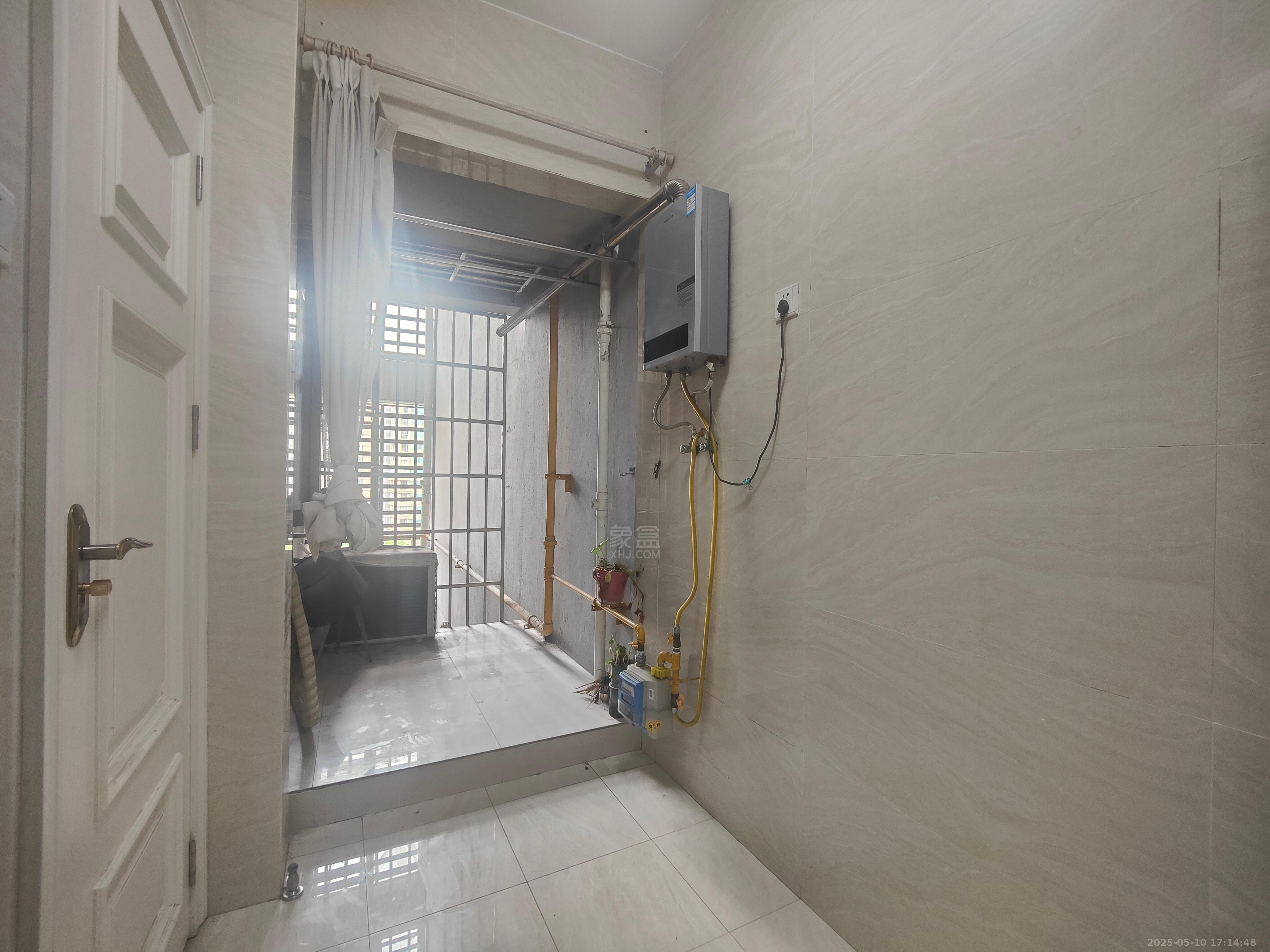 庐山春天 2室1厅1卫 2600.0元/月 庐山春天 2室1厅1卫 2600.0元/月室内图