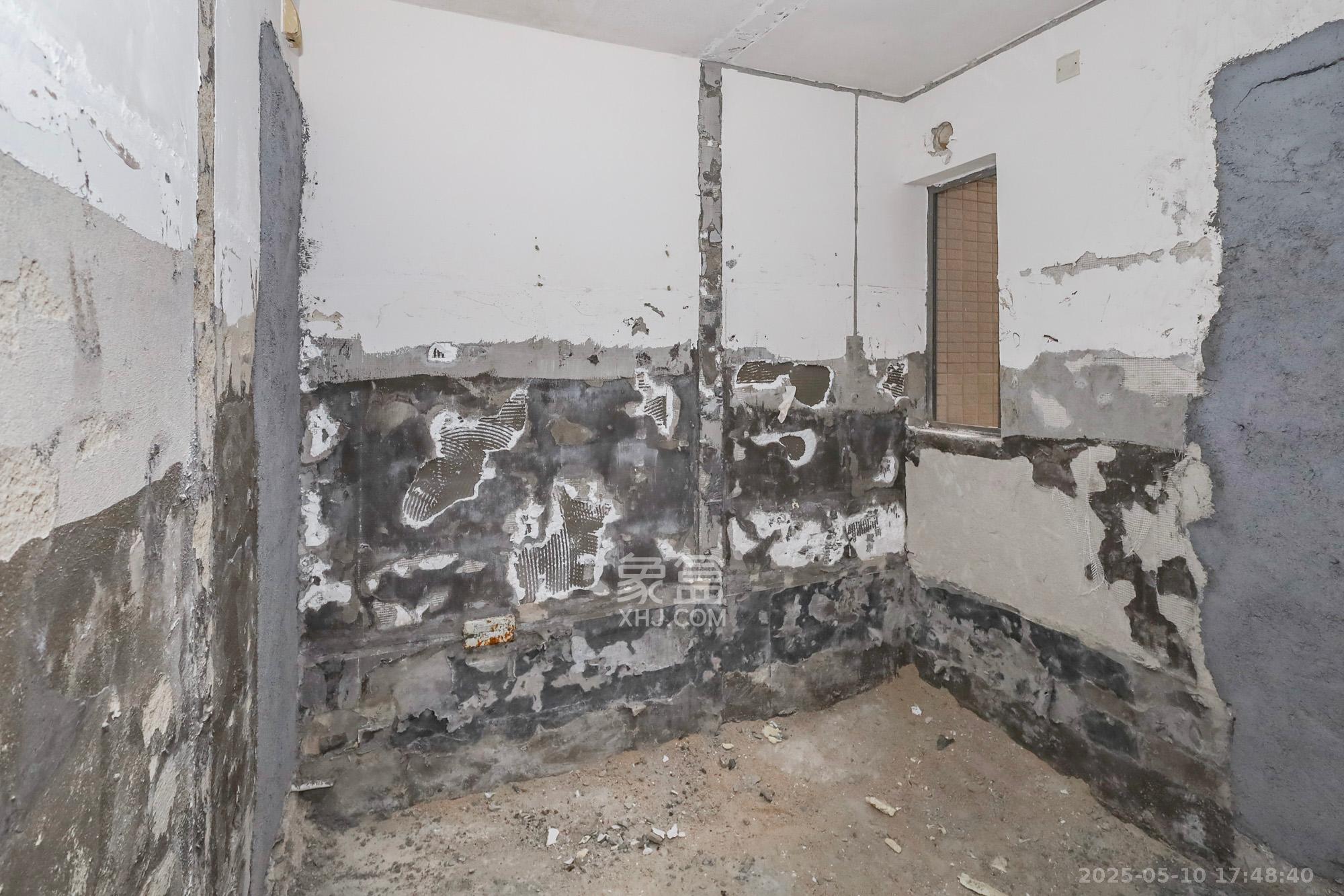 八方小区B区 3室2厅2卫 365.0万 八方小区B区 3室2厅2卫 365.0万卫生间