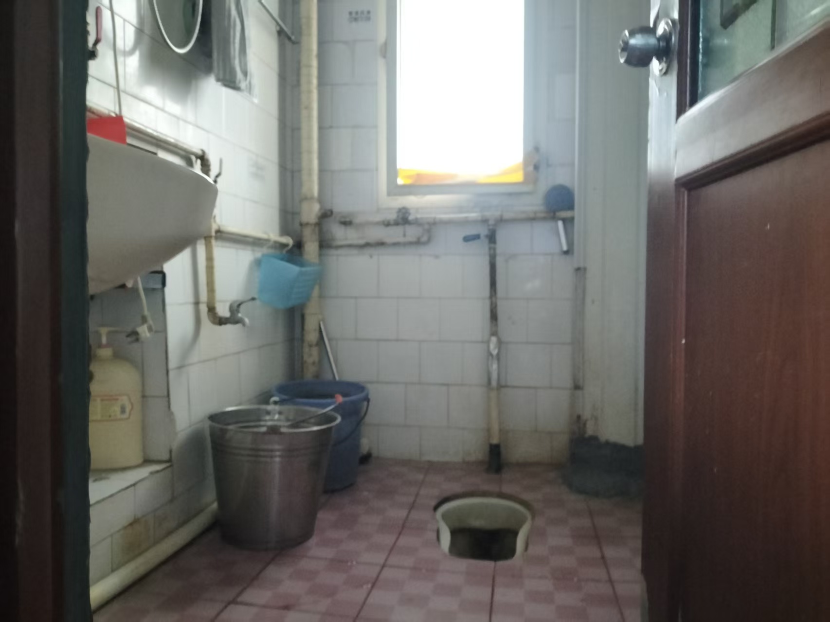 益清综合楼  3室2厅1卫    28.8万 益清综合楼  3室2厅1卫    28.8万阳台