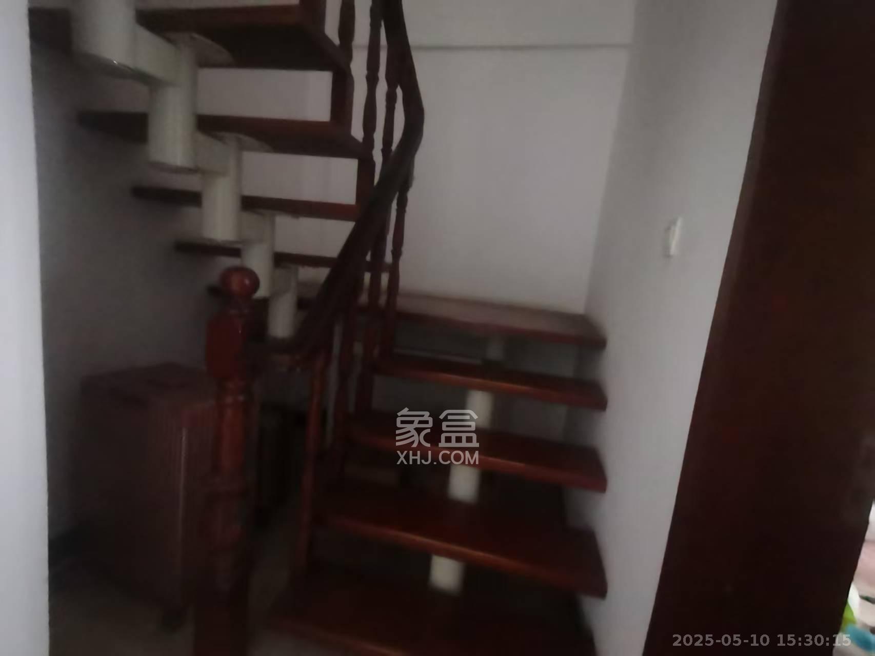 长建建材市场  5室2厅2卫   2800.00元/月室内图