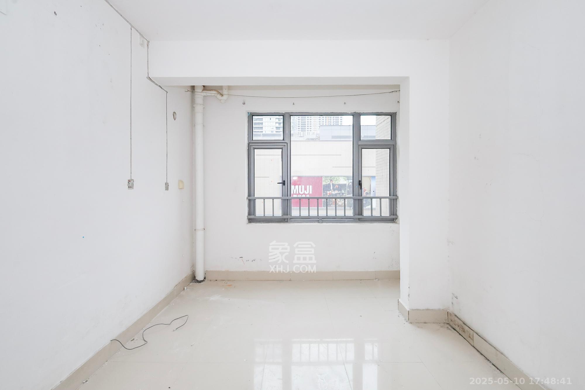 八方小区B区 3室2厅2卫 365.0万 八方小区B区 3室2厅2卫 365.0万卧室