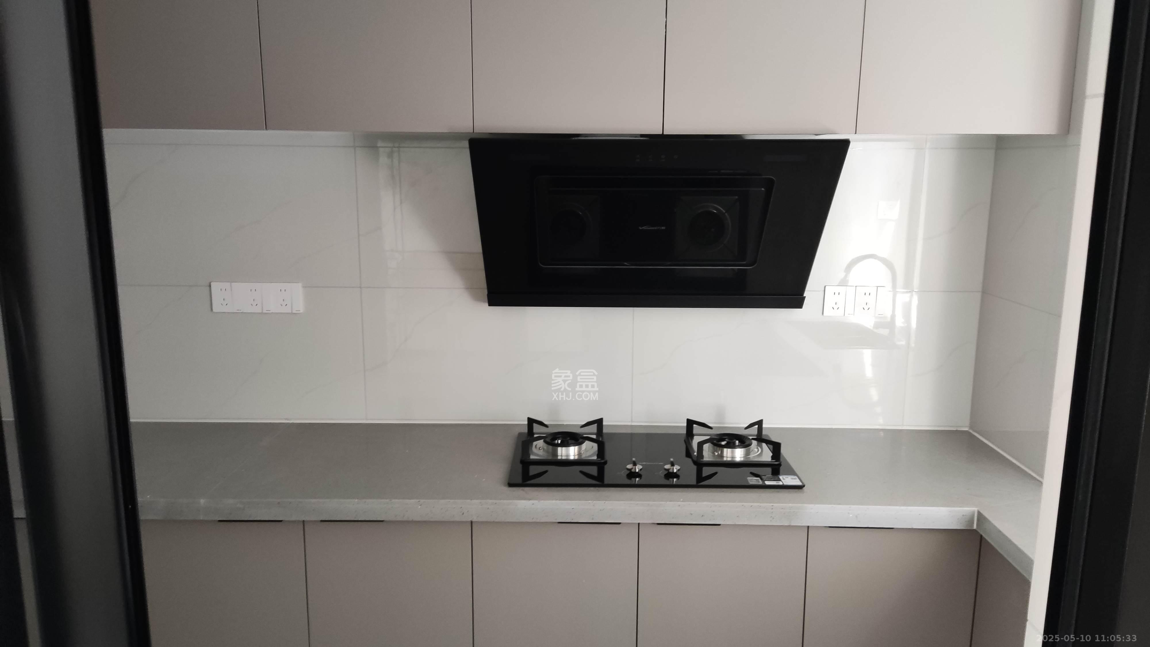 先锋新宇 3室2厅2卫 2500.0元/月 先锋新宇 3室2厅2卫 2500.0元/月室内图