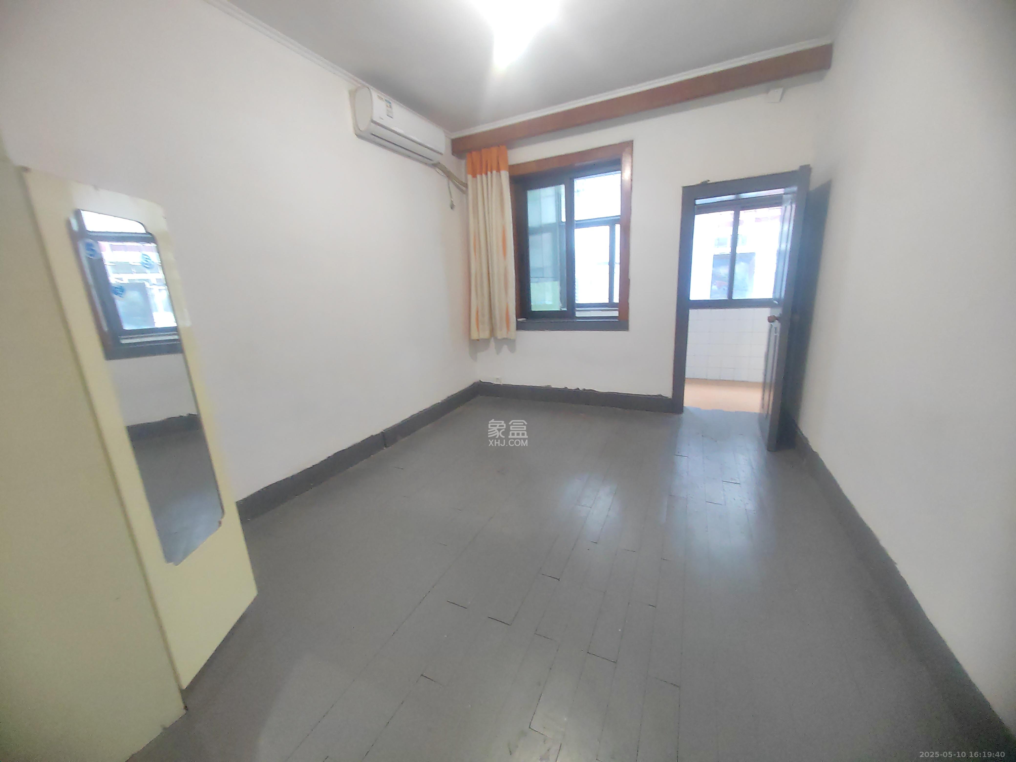 湖南省轻工业品进出口公司宿舍/外贸宿舍  3室1厅1卫   2600.00元/月室内图
