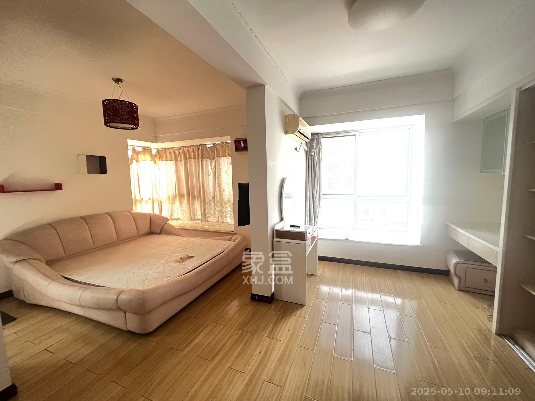 麓山润城 4室2厅2卫 2000.0元/月 麓山润城 4室2厅2卫 2000.0元/月室内图