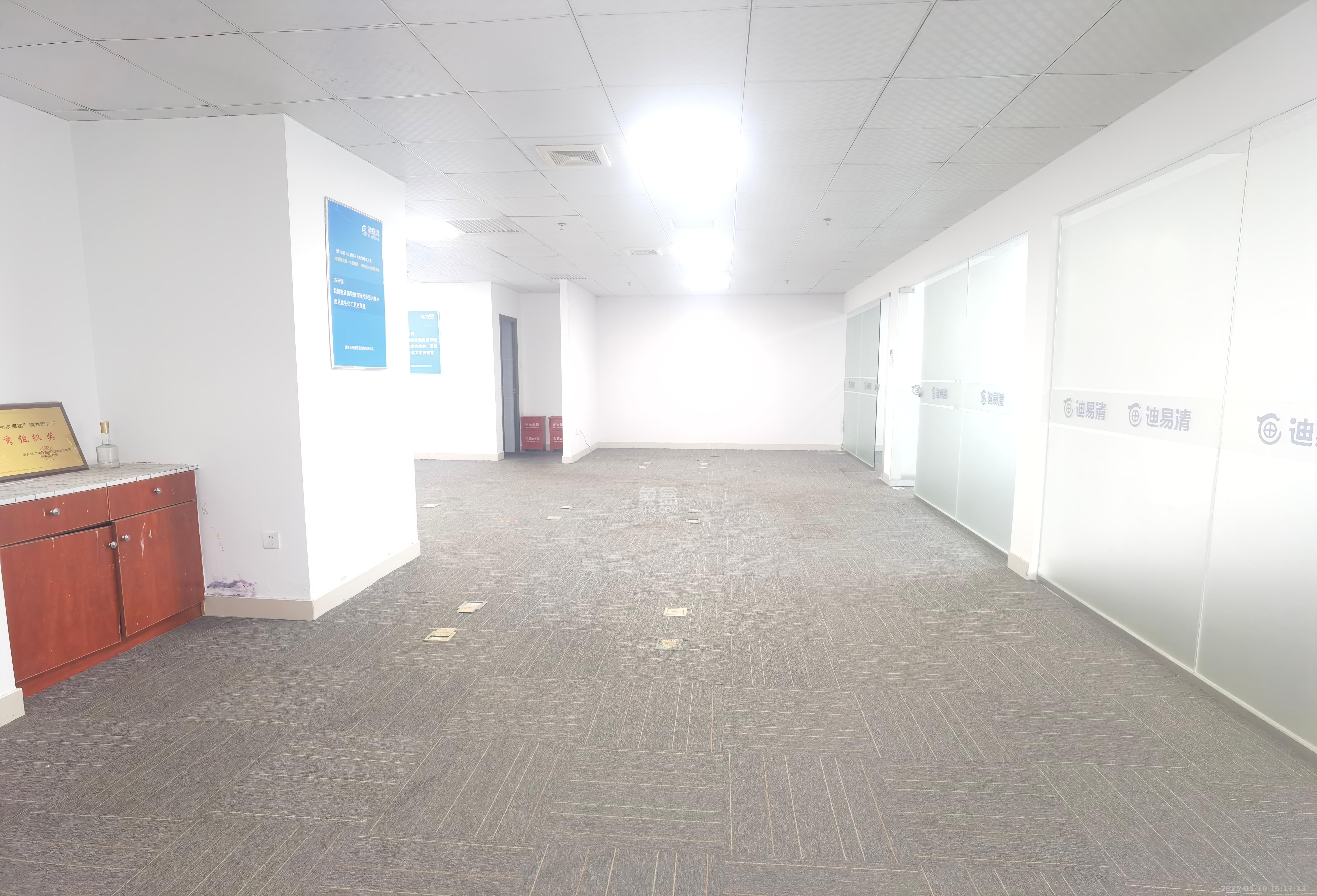 开源鑫贸大楼   188.0㎡      5800.0元/月室内图