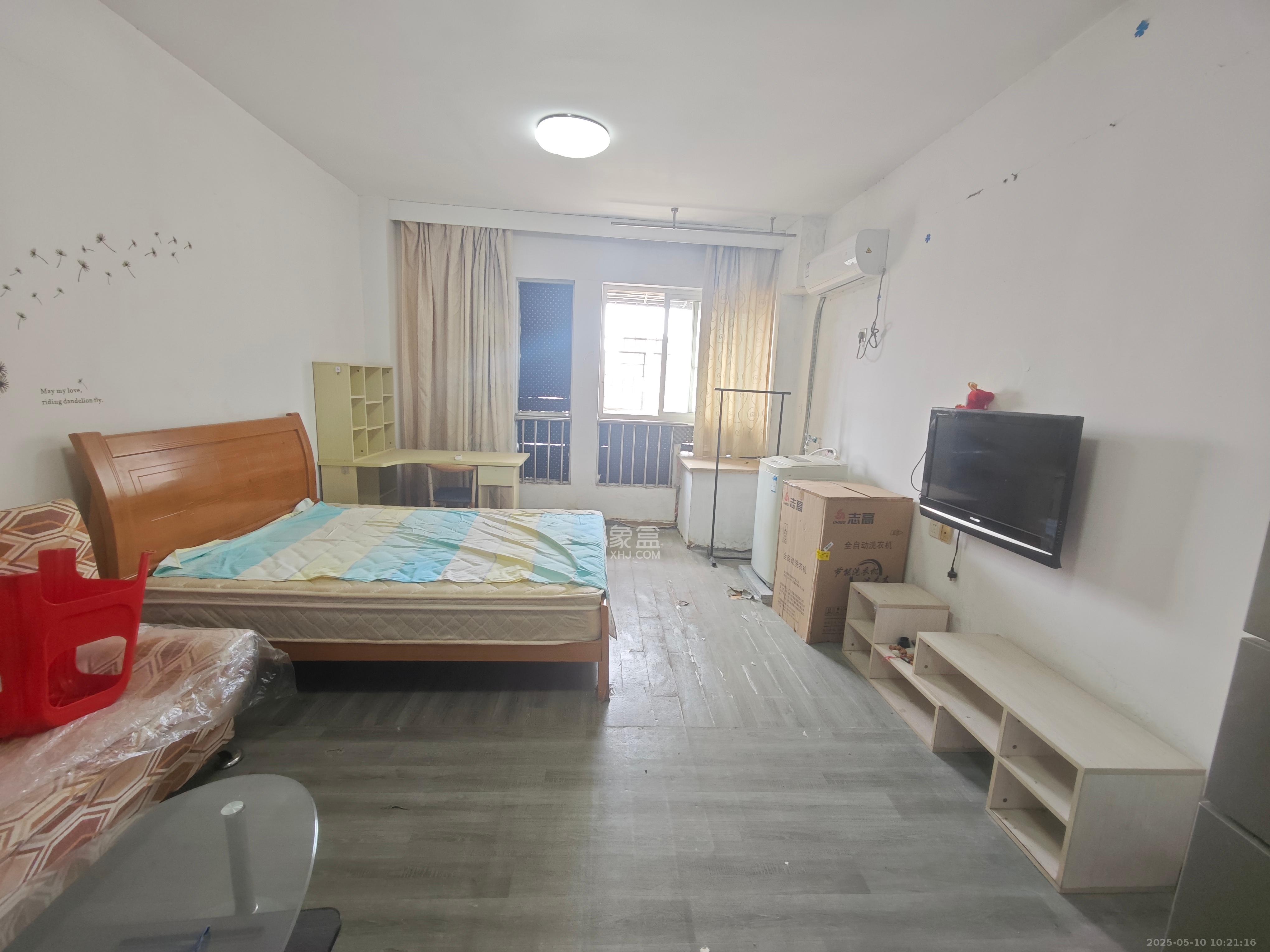 伍家岭生活广场 1室1厅1卫 1000.0元/月 伍家岭生活广场 1室1厅1卫 1000.0元/月室内图