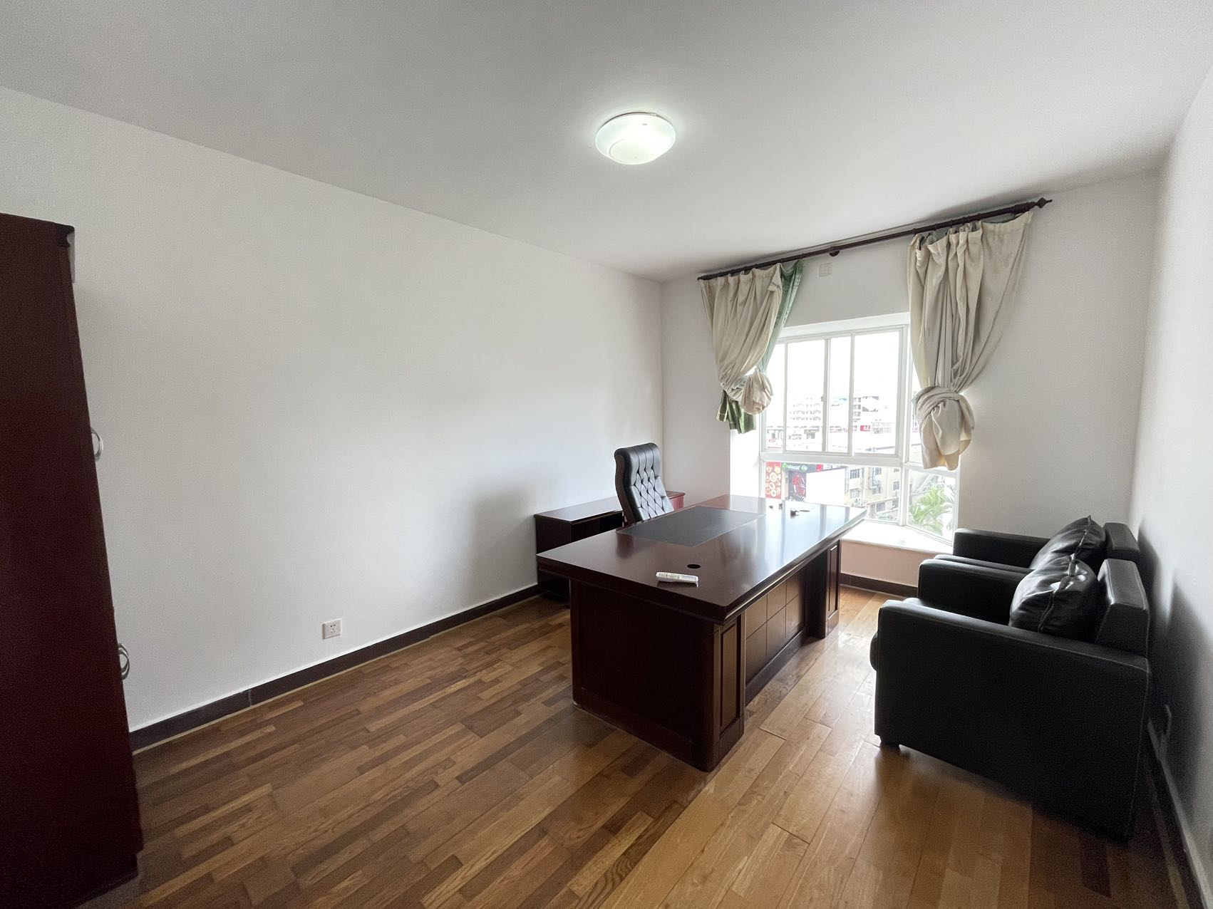 嘉华城市花园 3室2厅2卫 3200.0元/月 嘉华城市花园 3室2厅2卫 3200.0元/月室内图