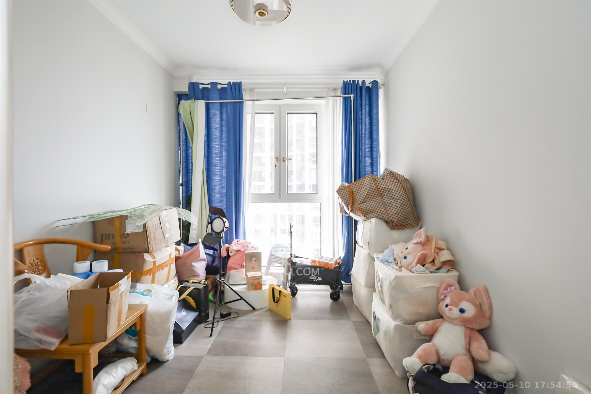 世茂外滩里(世茂铂翠湾三期)  4室2厅2卫    367.5万 世茂外滩里(世茂铂翠湾三期)  4室2厅2卫    367.5万卧室