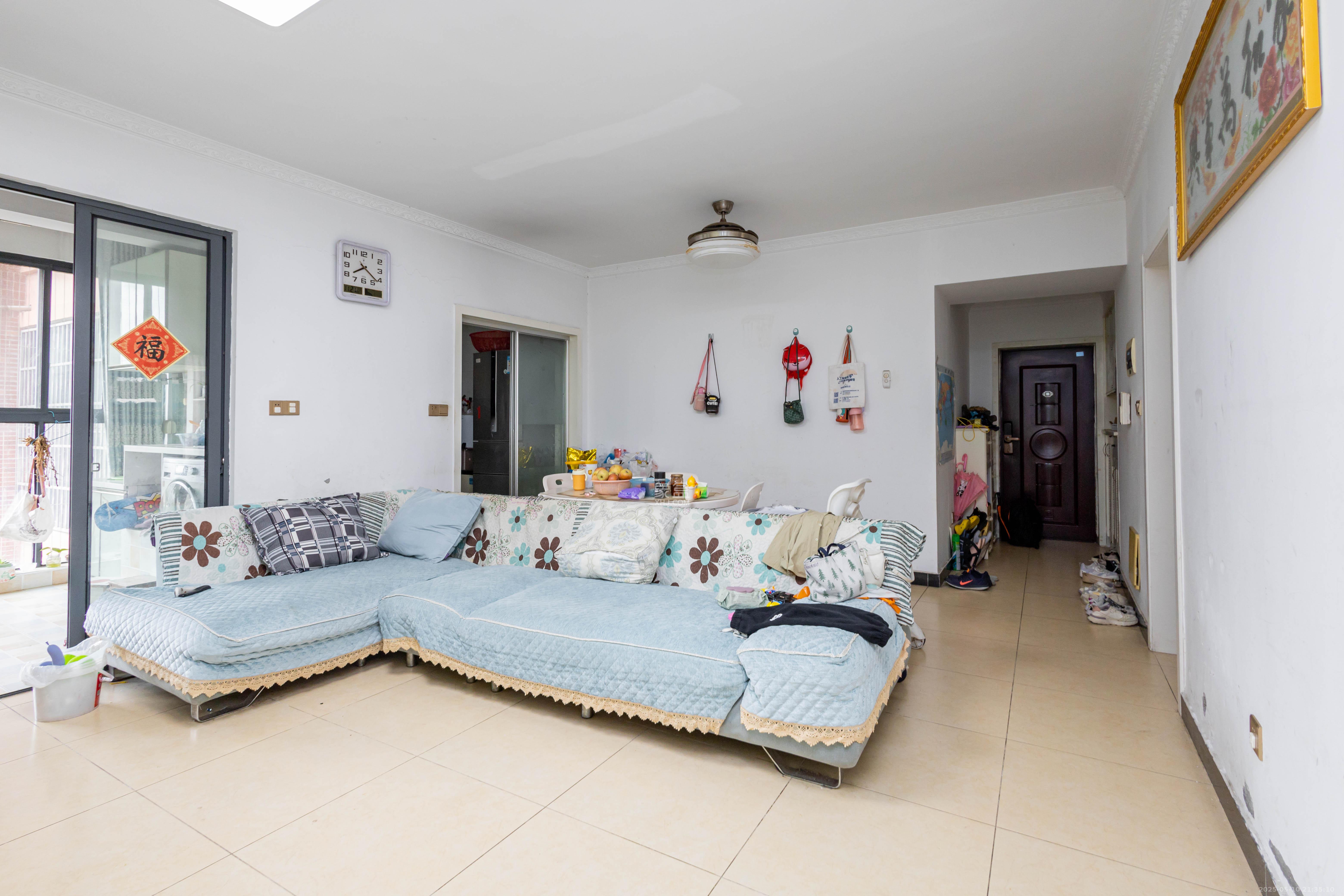 海德公园  4室2厅1卫    76.8万 海德公园  4室2厅1卫    76.8万客厅