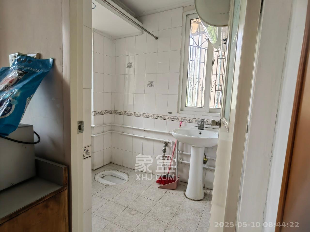 申湘花园 3室2厅2卫 2400.0元/月 申湘花园 3室2厅2卫 2400.0元/月室内图