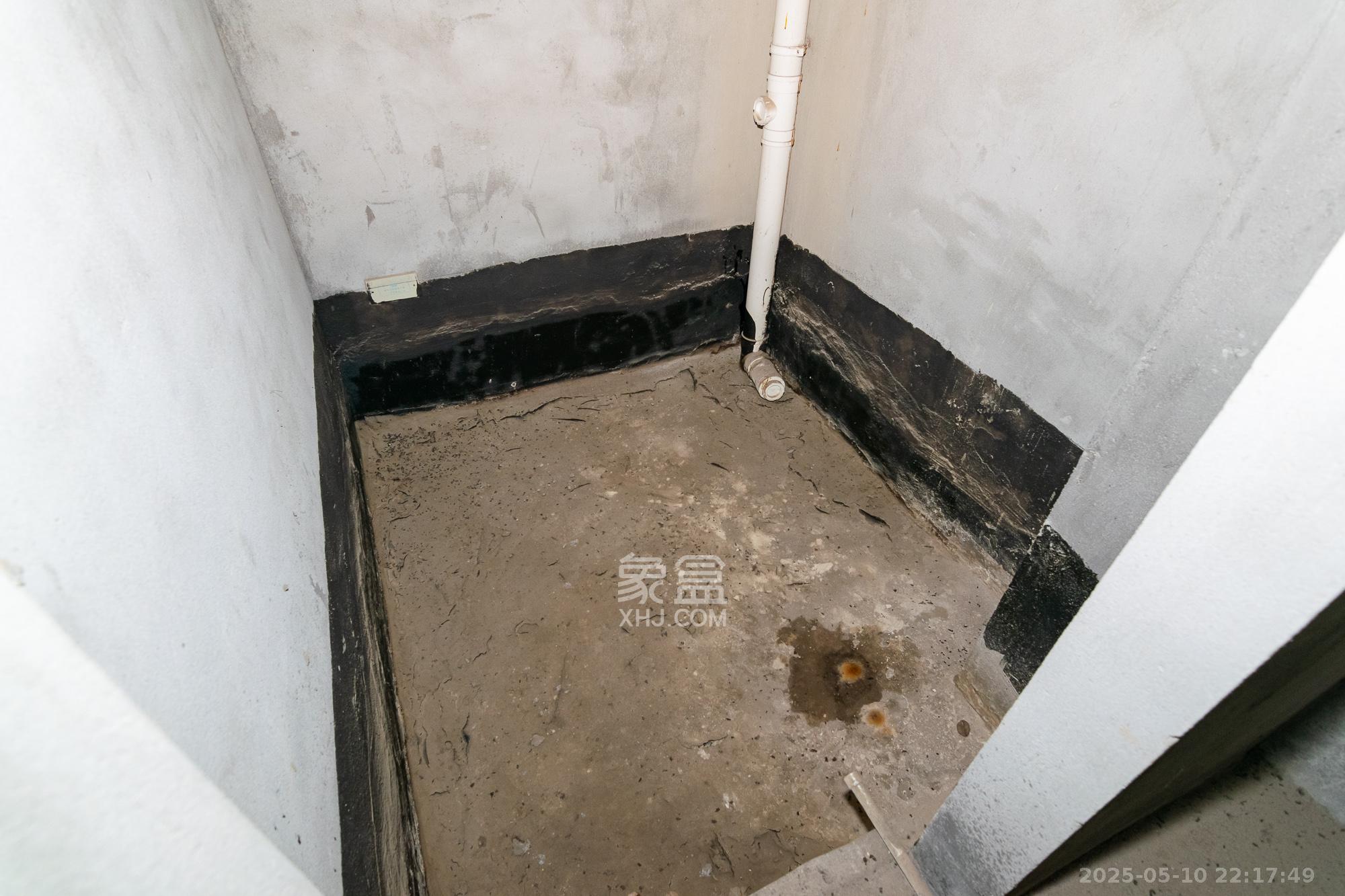 百合湖滨花园 4室2厅2卫 72.0万 百合湖滨花园 4室2厅2卫 72.0万卫生间