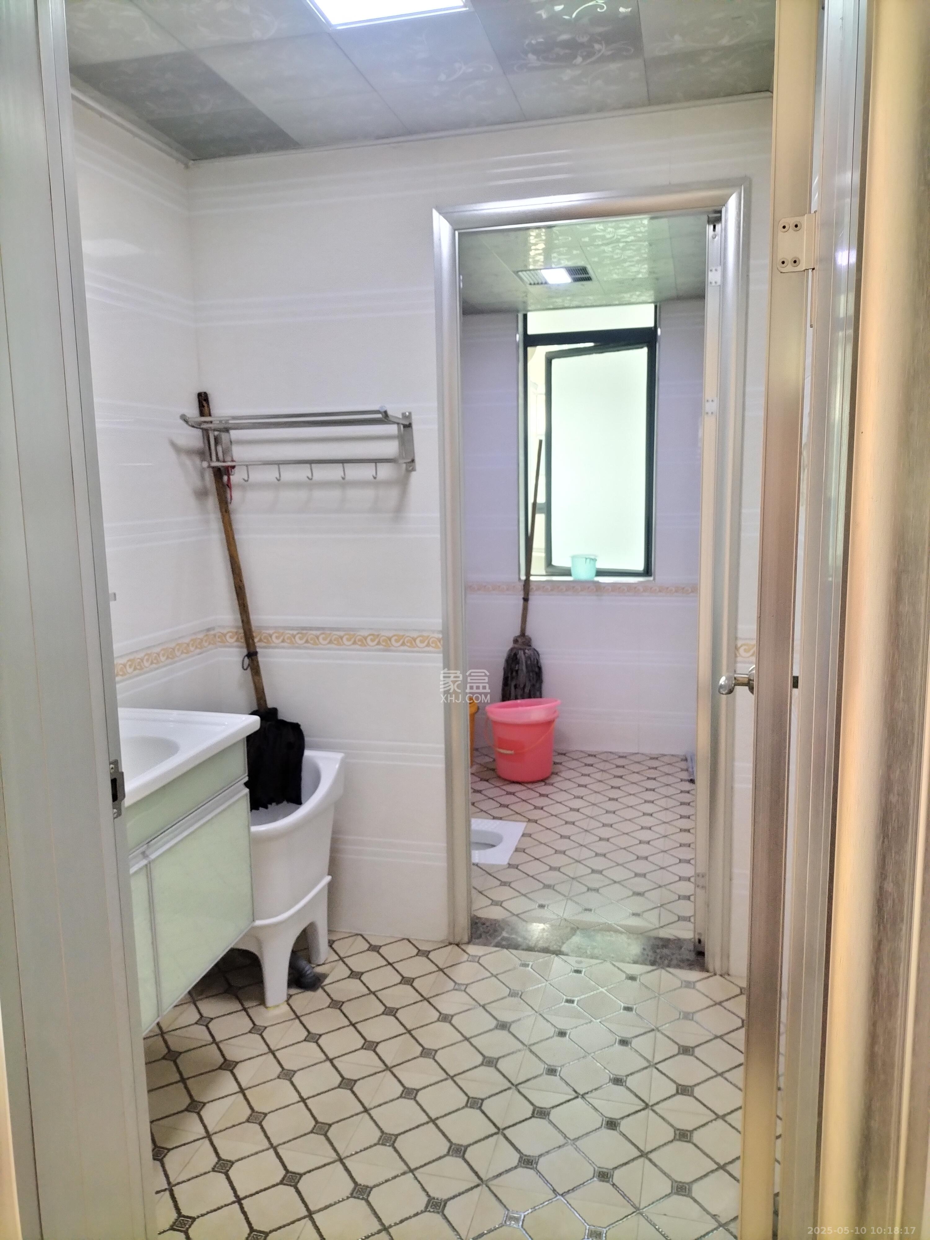 园艺小区 3室2厅2卫 2000.0元/月 园艺小区 3室2厅2卫 2000.0元/月室内图