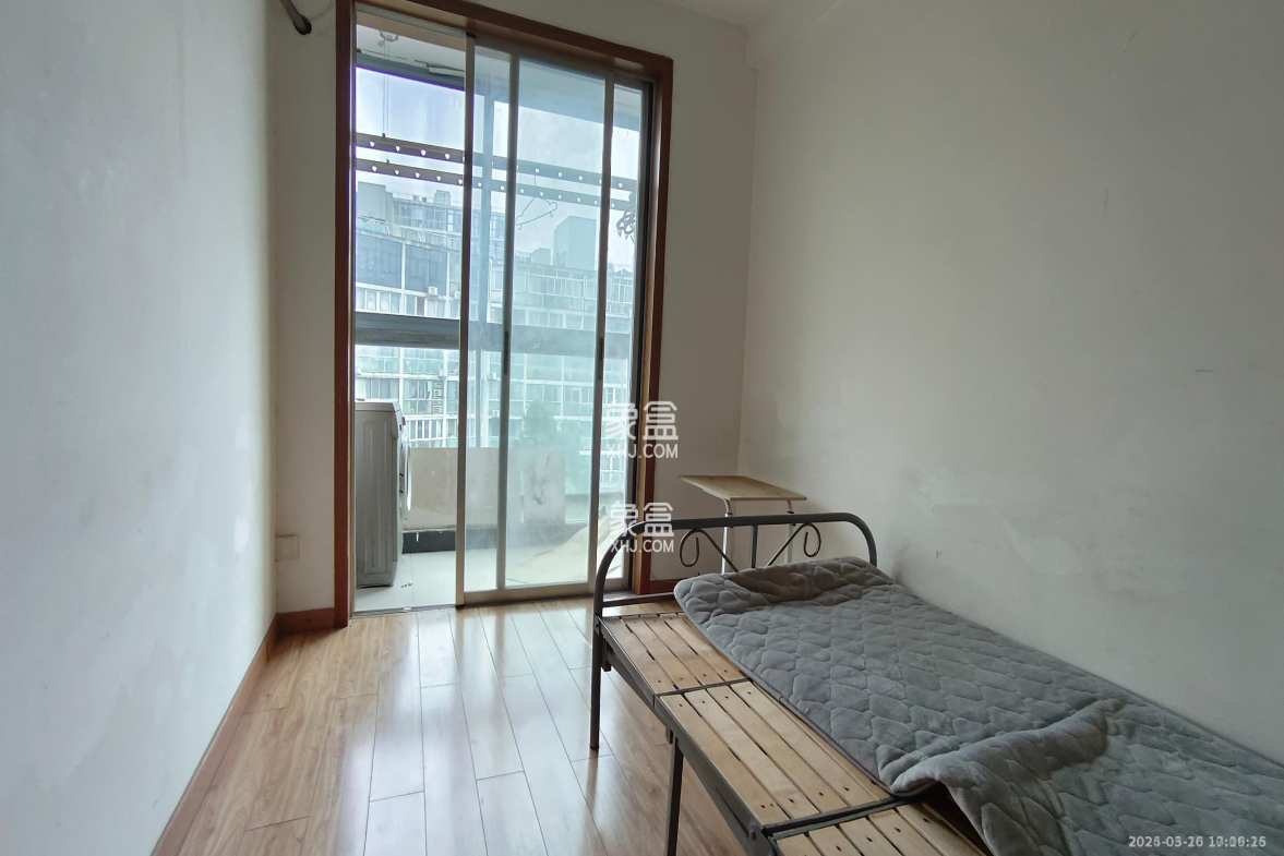 阳光100二期 1室2厅2卫 2500.0元/月 阳光100二期 1室2厅2卫 2500.0元/月室内图