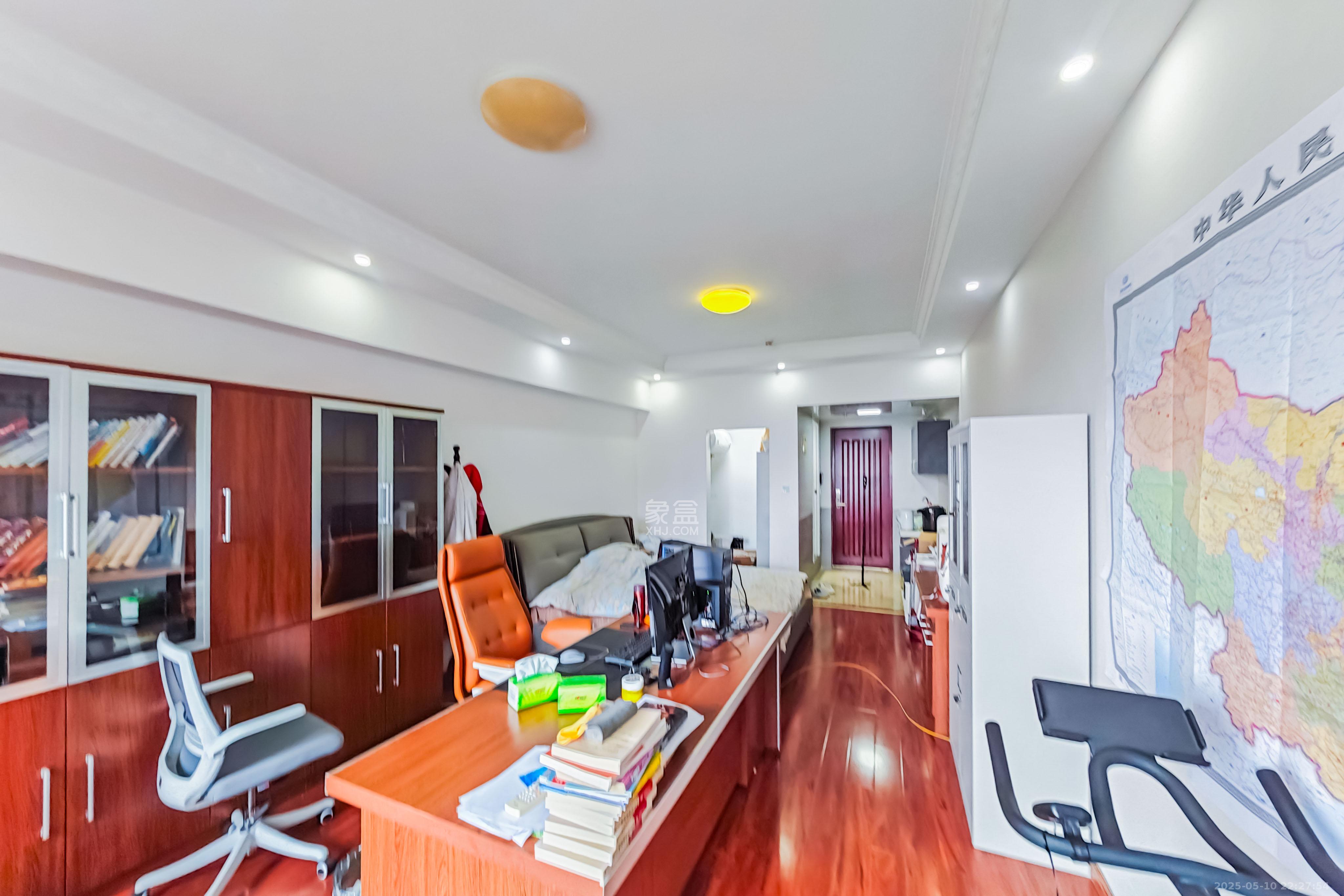 京武浪琴山一、二期  1室1厅2卫    39.0万 京武浪琴山一、二期  1室1厅2卫    39.0万客厅