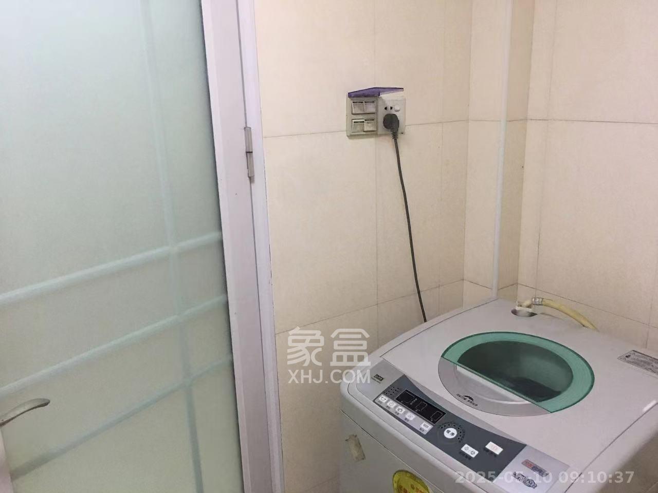 名富公寓  1室1厅1卫   1400.00元/月室内图
