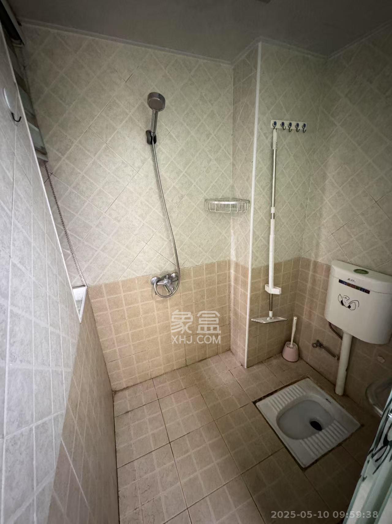 中南红领邦(红星嘉和苑)  2室2厅1卫    2200.0元/月 中南红领邦(红星嘉和苑)  2室2厅1卫    2200.0元/月室内图