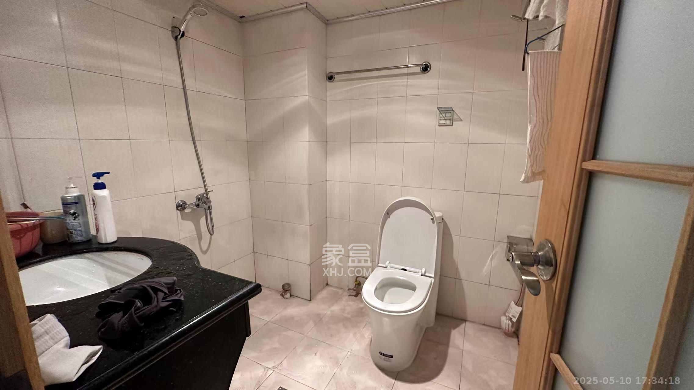 芙蓉苑 2室2厅2卫 2200.0元/月 芙蓉苑 2室2厅2卫 2200.0元/月室内图