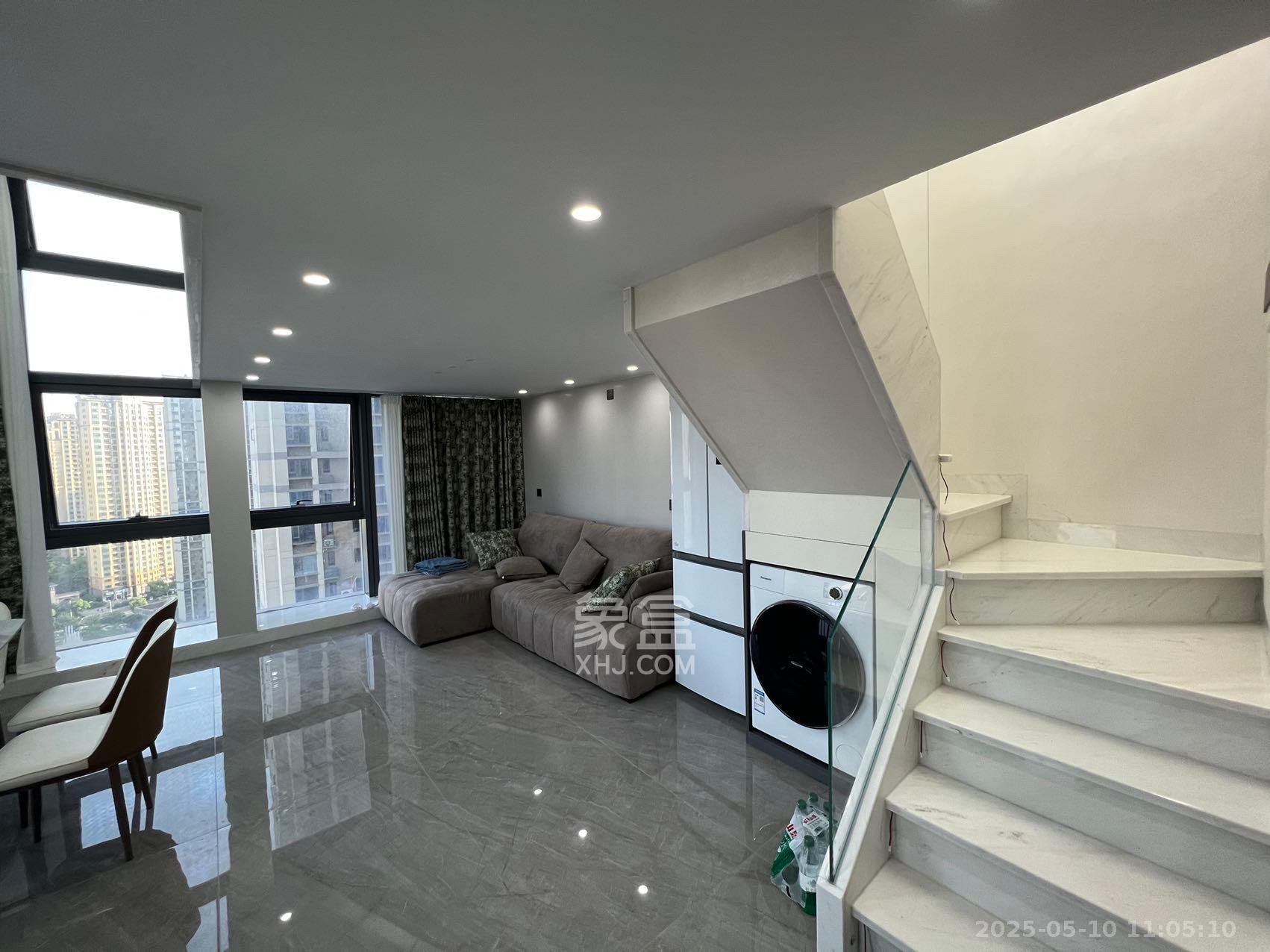 卓越中寰 2室1厅1卫 4200.0元/月 卓越中寰 2室1厅1卫 4200.0元/月室内图