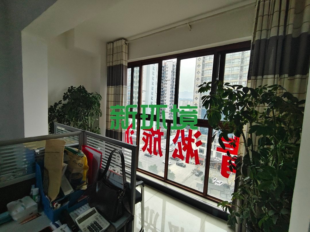 华天城小区 3室2厅1卫 2000.0元/月 华天城小区 3室2厅1卫 2000.0元/月室内图