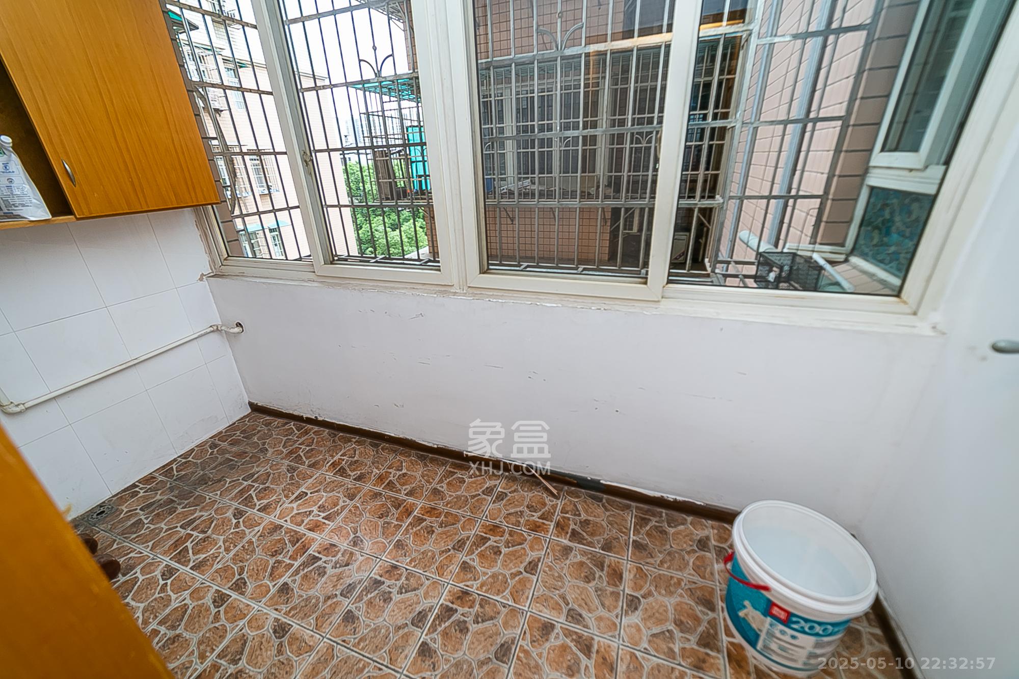 翡翠林居  4室2厅2卫   100.00万其他