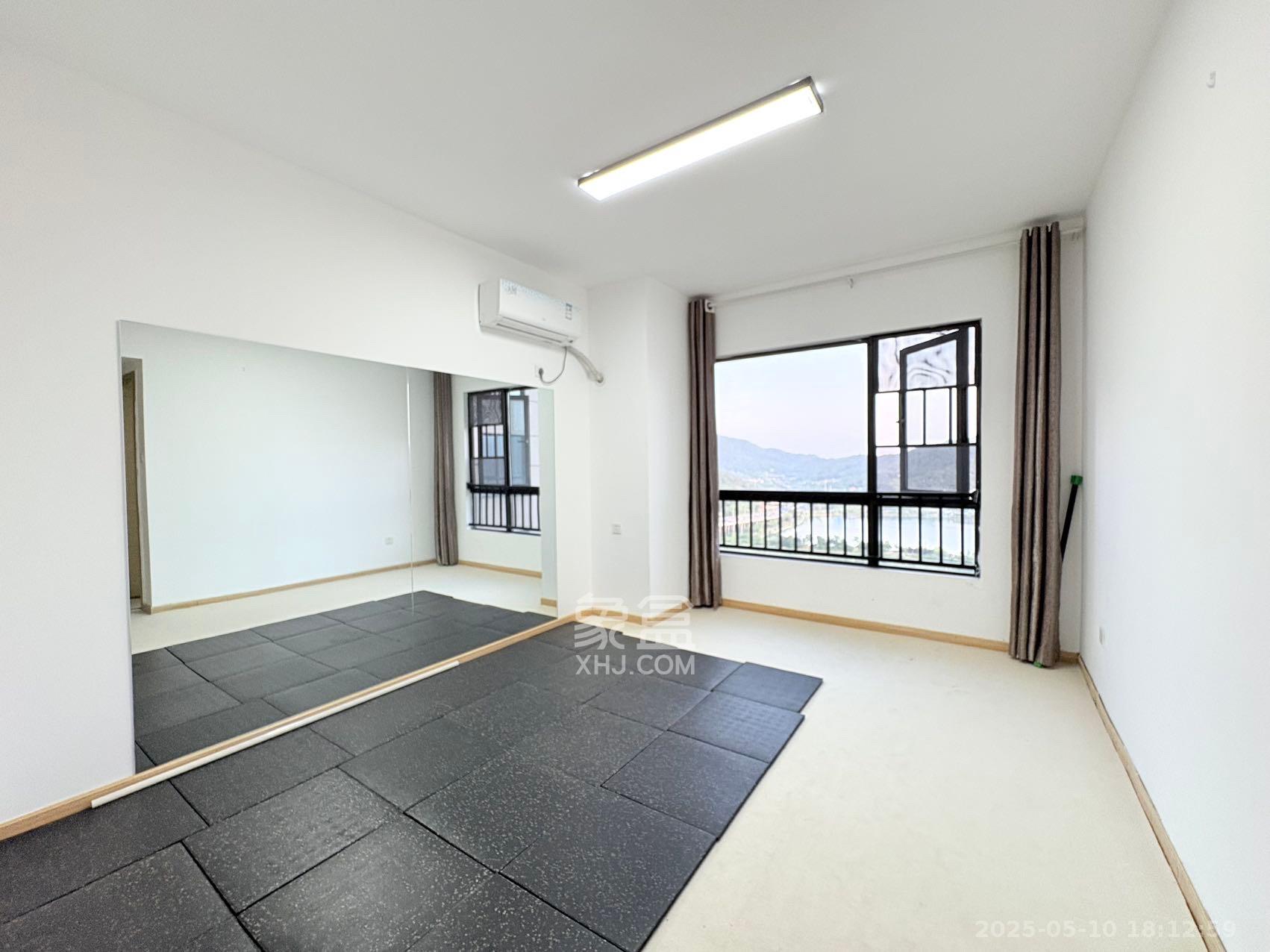 达美D6区  4室2厅3卫   4200.00元/月室内图