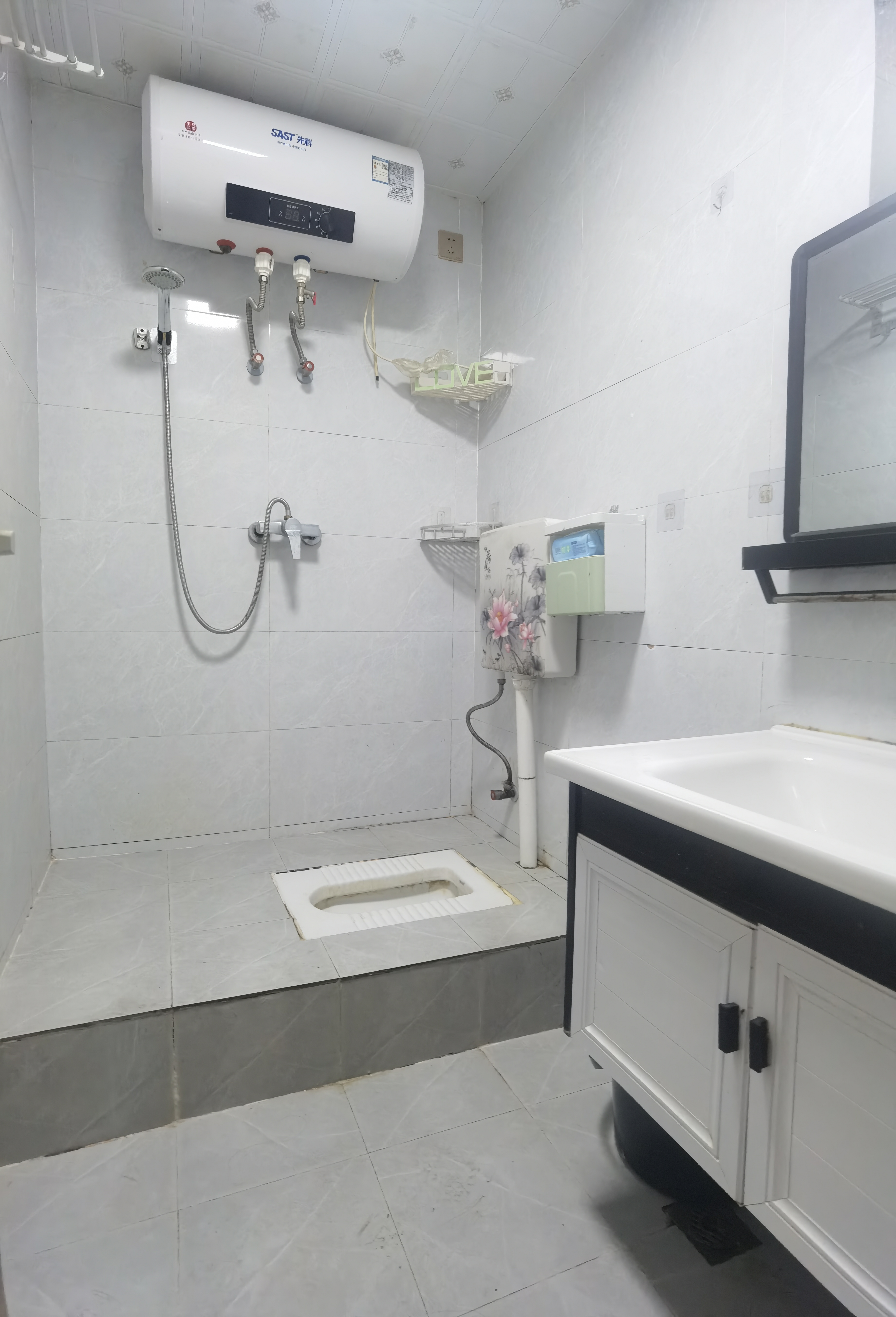 南门口安置小区  1室1厅1卫   1300.00元/月室内图