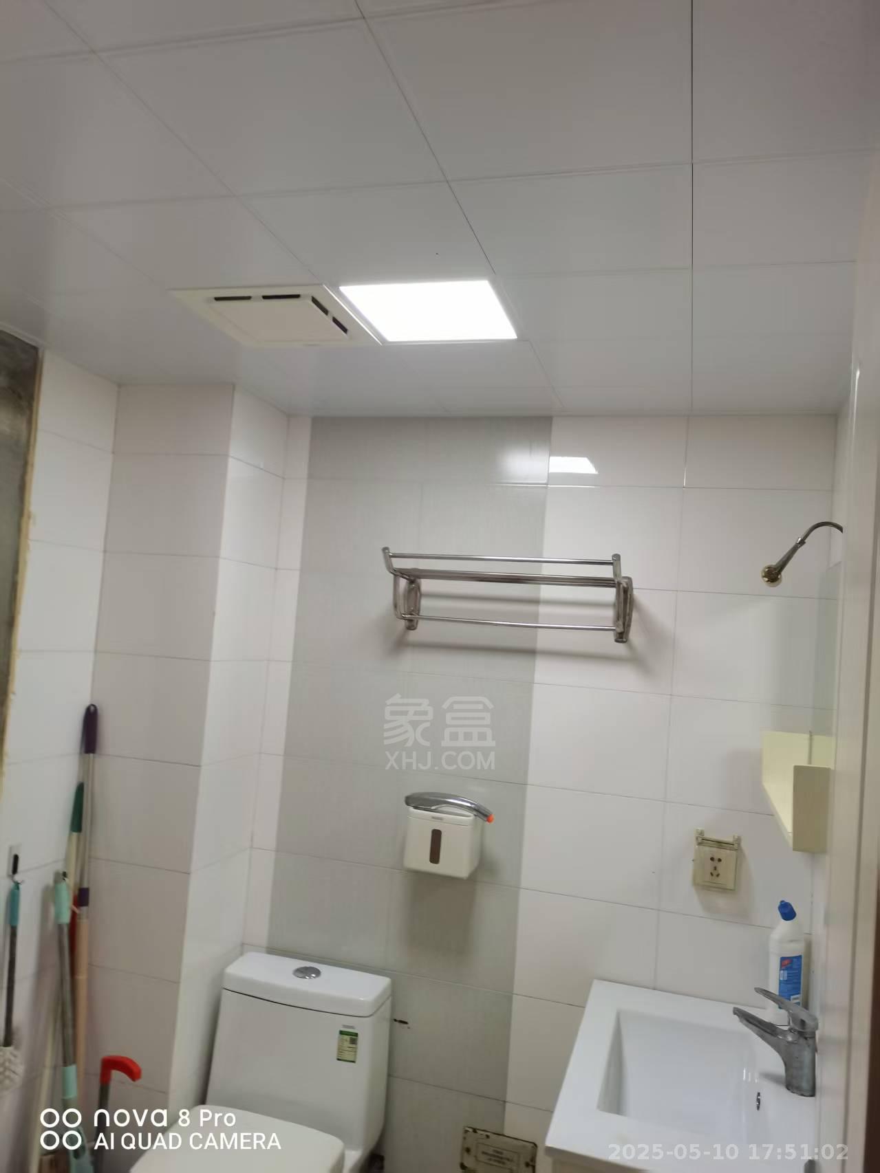 三湘大厦  1室1厅1卫   1300.00元/月