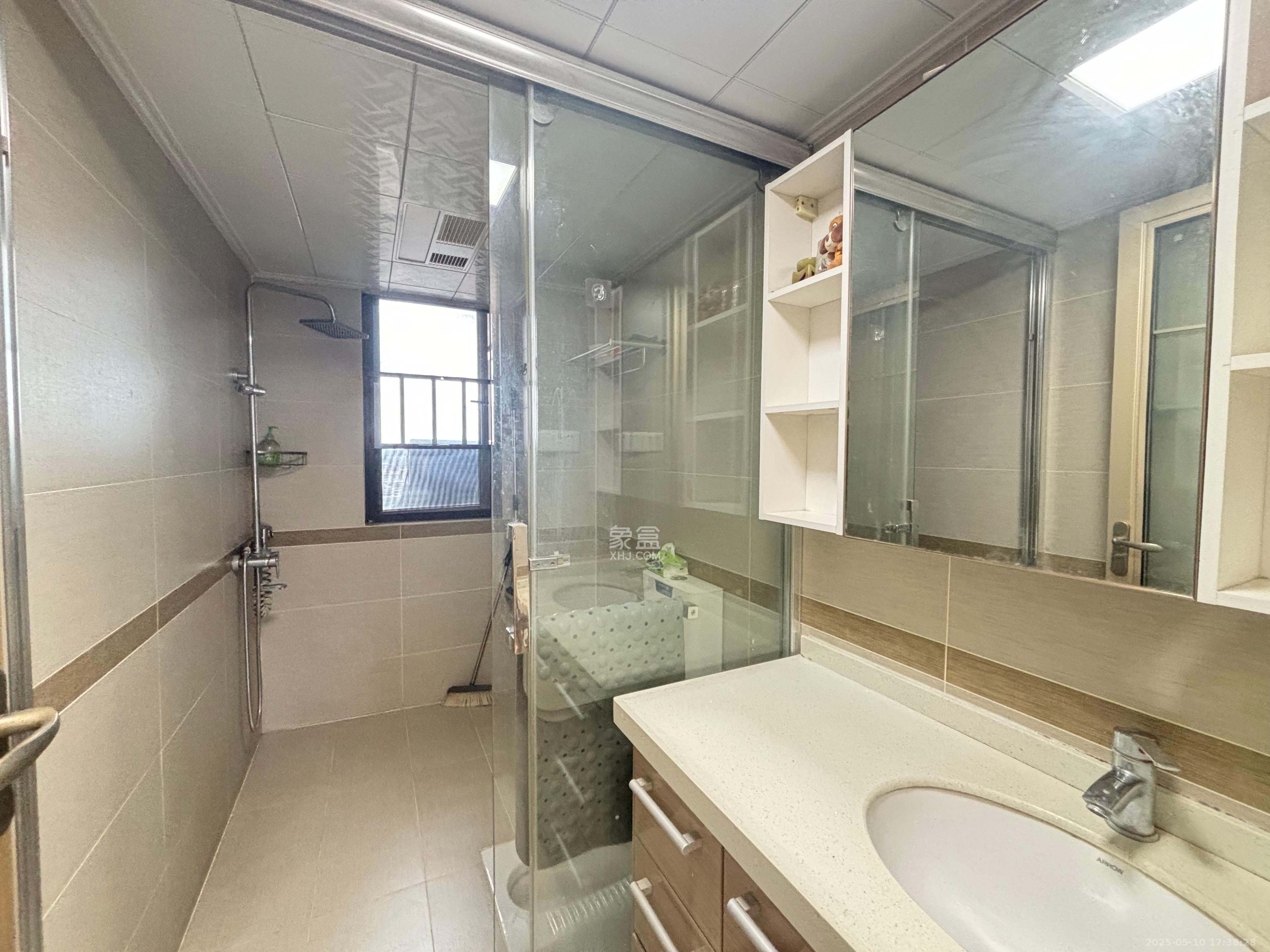 建发中央悦府  4室2厅2卫    4500.0元/月室内图