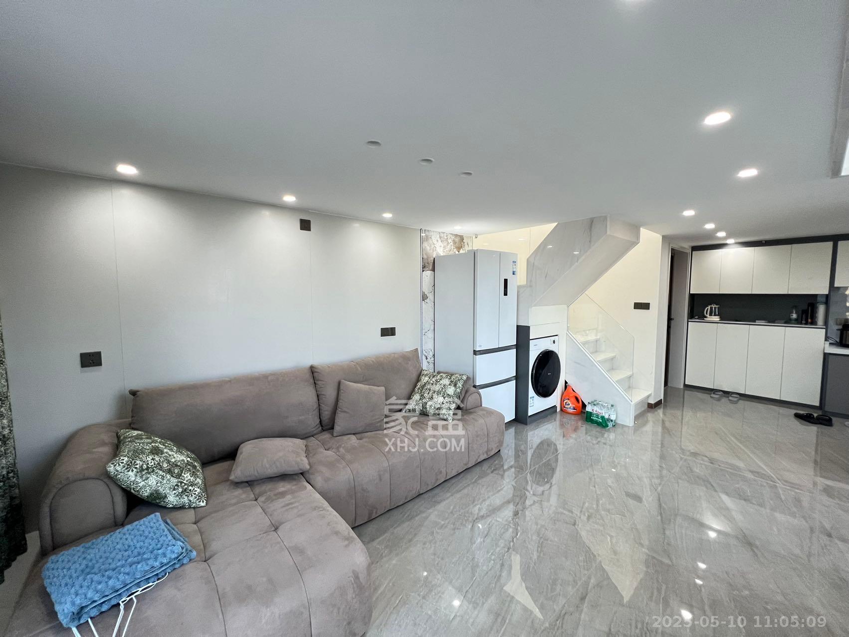 卓越中寰 2室1厅1卫 4200.0元/月 卓越中寰 2室1厅1卫 4200.0元/月室内图