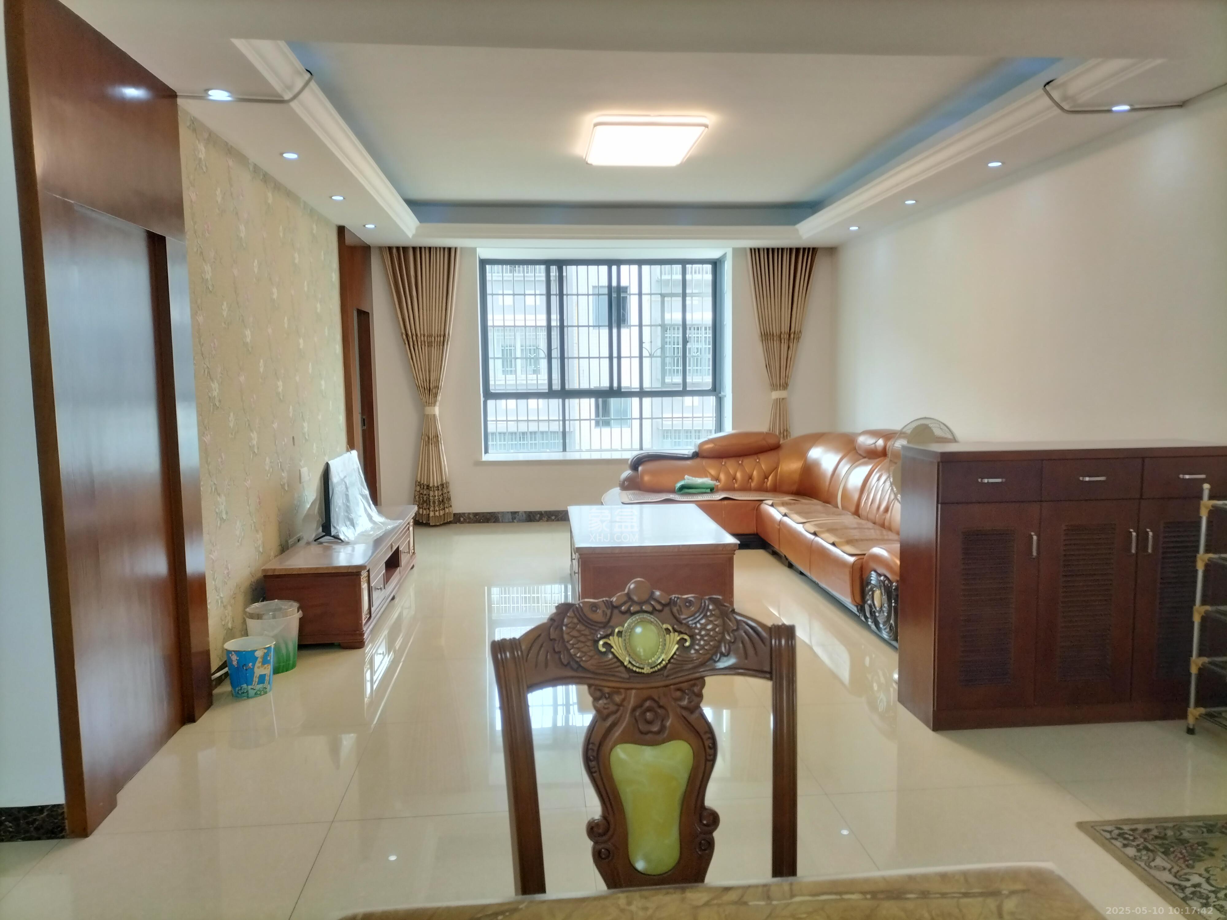 园艺小区 3室2厅2卫 2000.0元/月 园艺小区 3室2厅2卫 2000.0元/月室内图