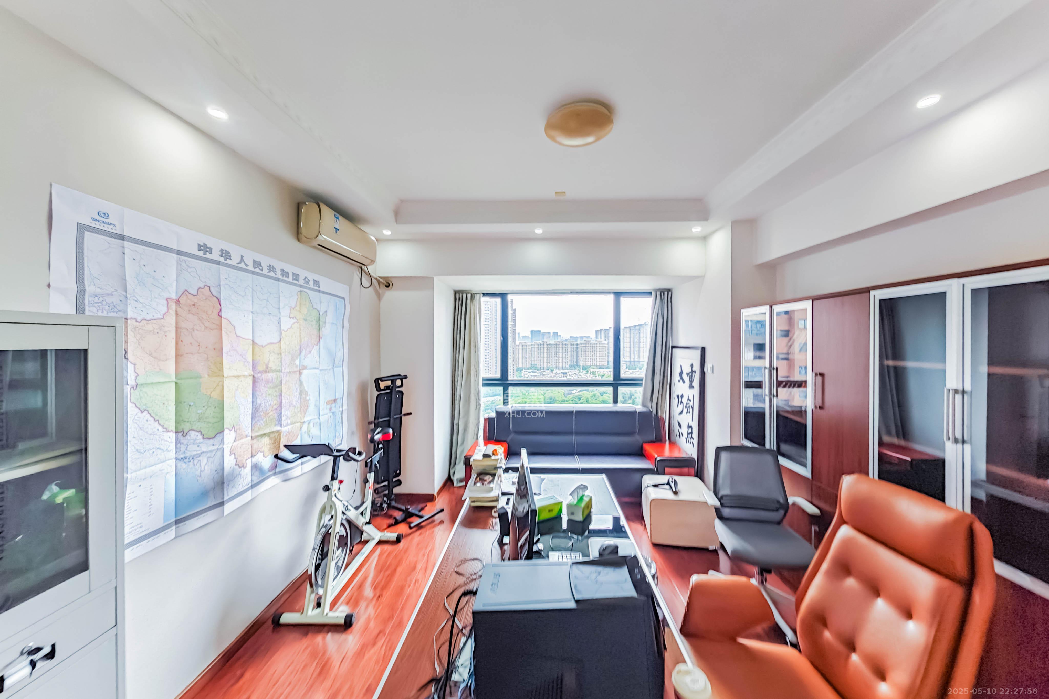 京武浪琴山一、二期  1室1厅2卫    39.0万 京武浪琴山一、二期  1室1厅2卫    39.0万客厅