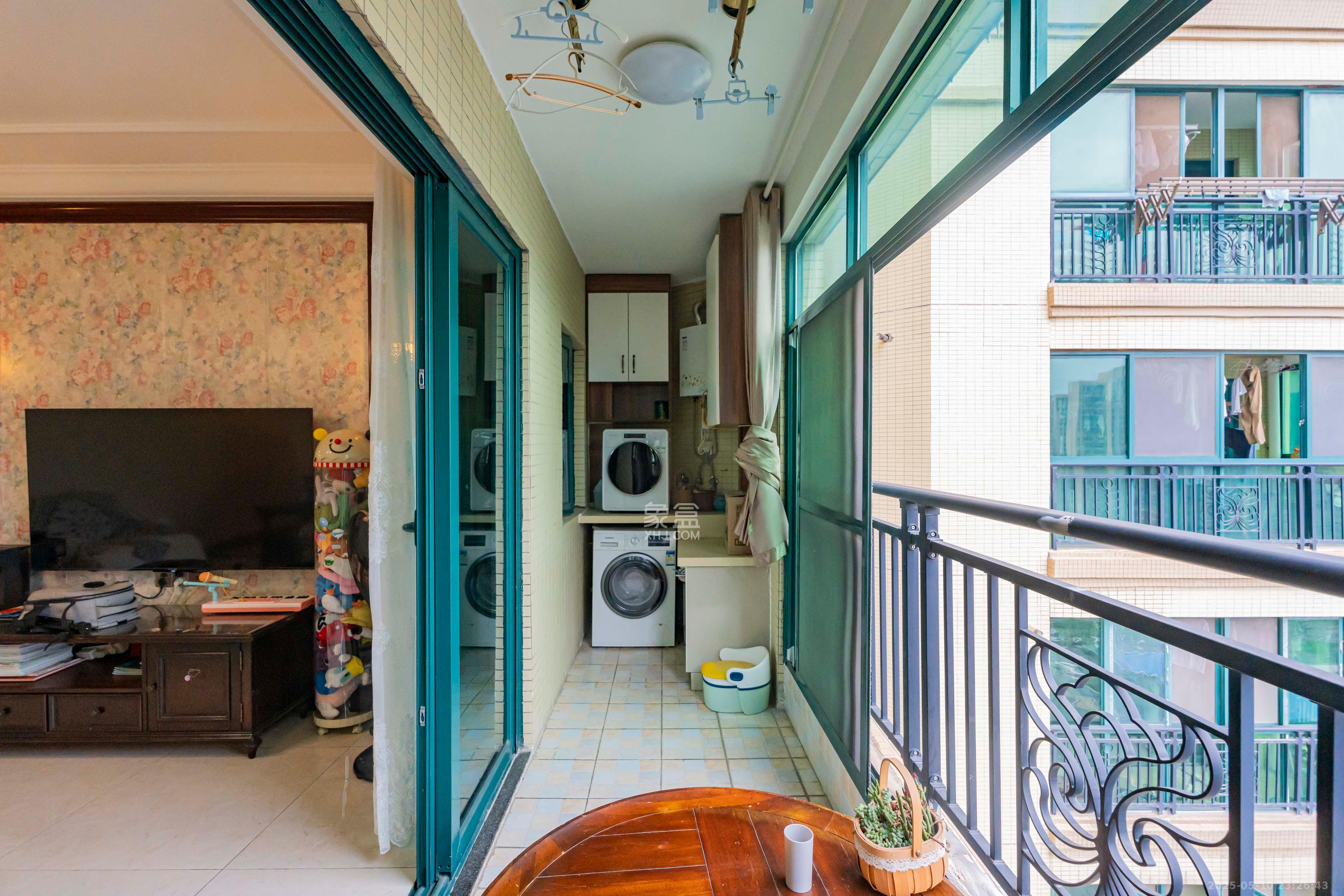 恒大雅苑  3室2厅2卫    98.0万 恒大雅苑  3室2厅2卫    98.0万阳台