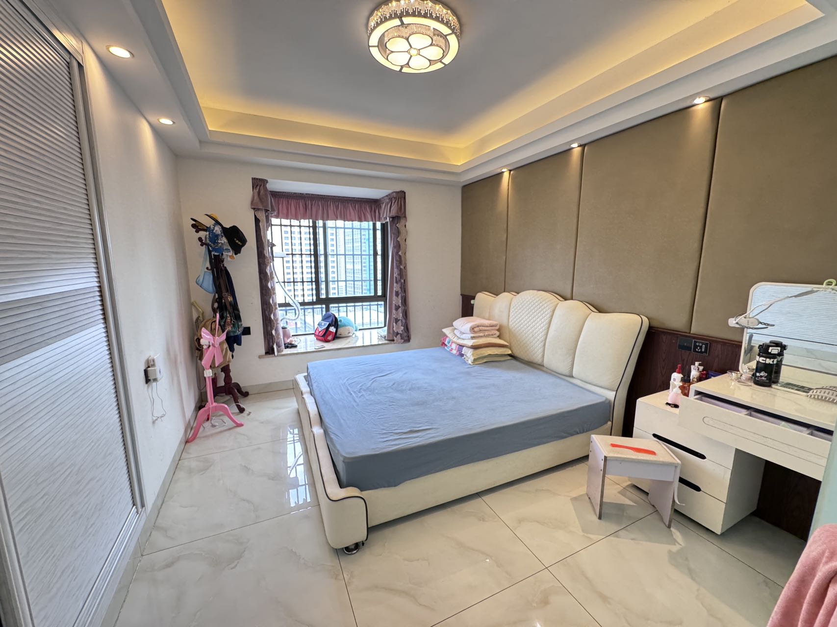 国贸城市花园  3室2厅2卫   220.00万室内图